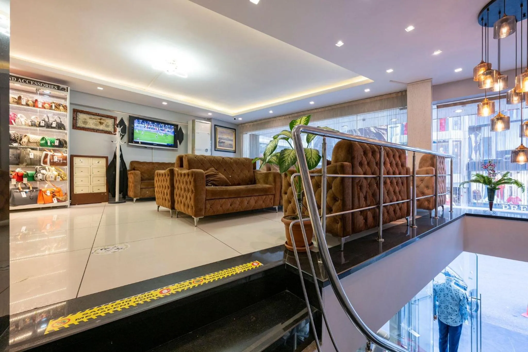 Communal lounge/ TV room in Saray Boutique Hotel Laleli