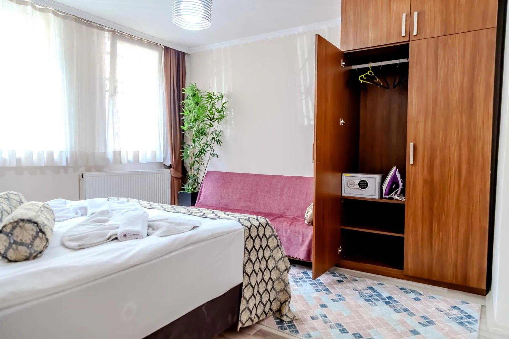 Photo of the whole room, Bed in City Hall Apart Hotel Sultanahmet