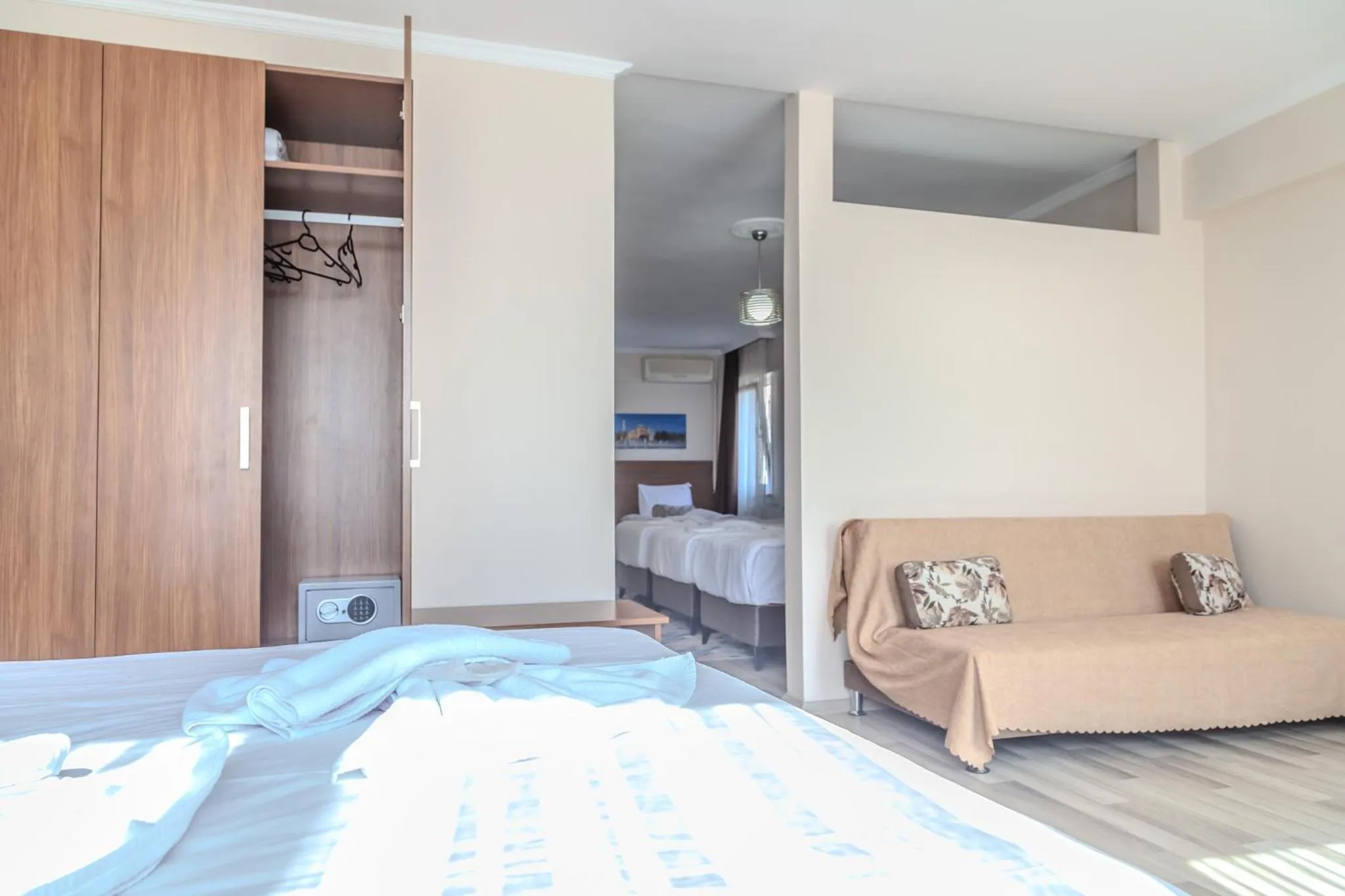 Photo of the whole room, Bed in City Hall Apart Hotel Sultanahmet