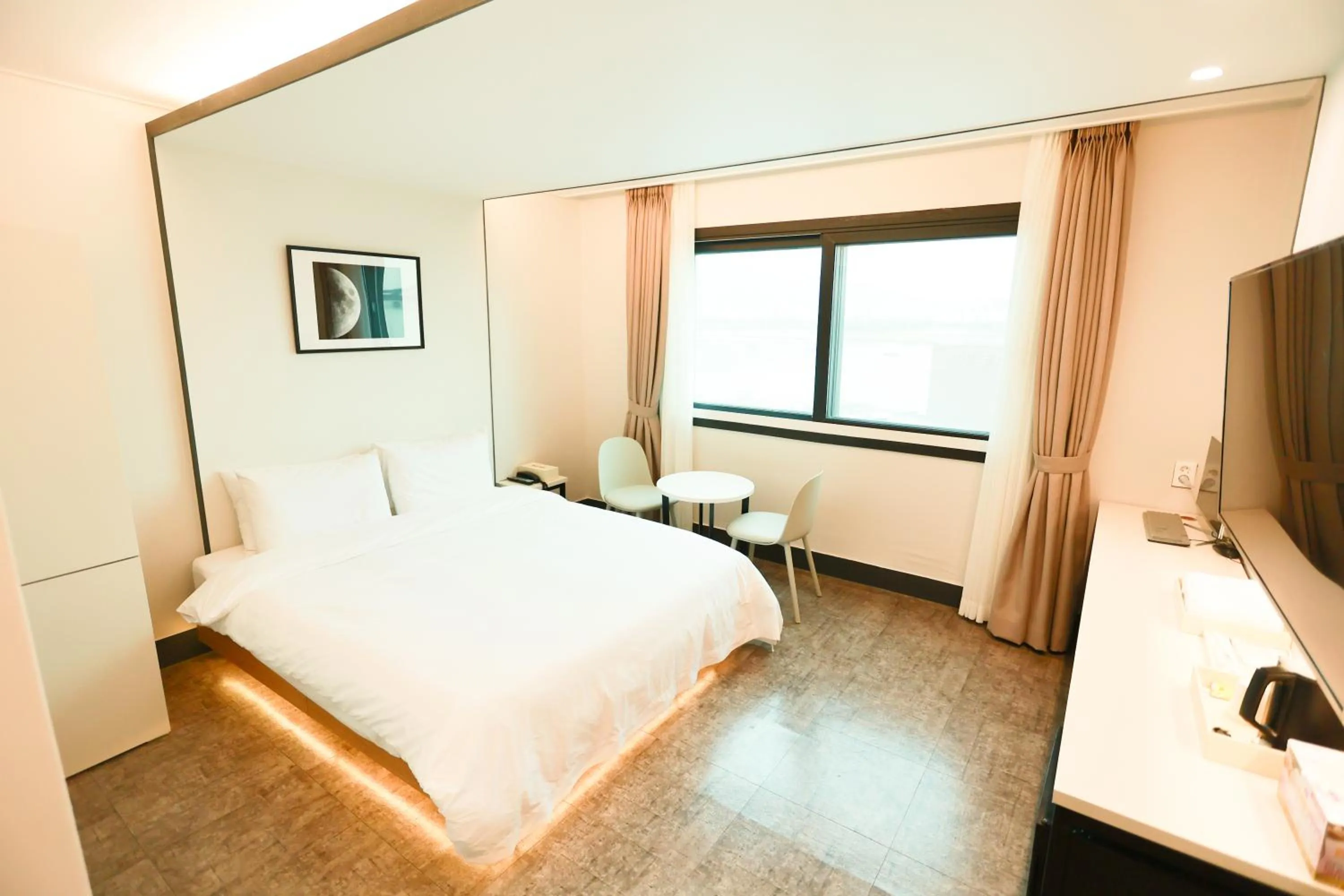 Bed in Hotel Myeongji