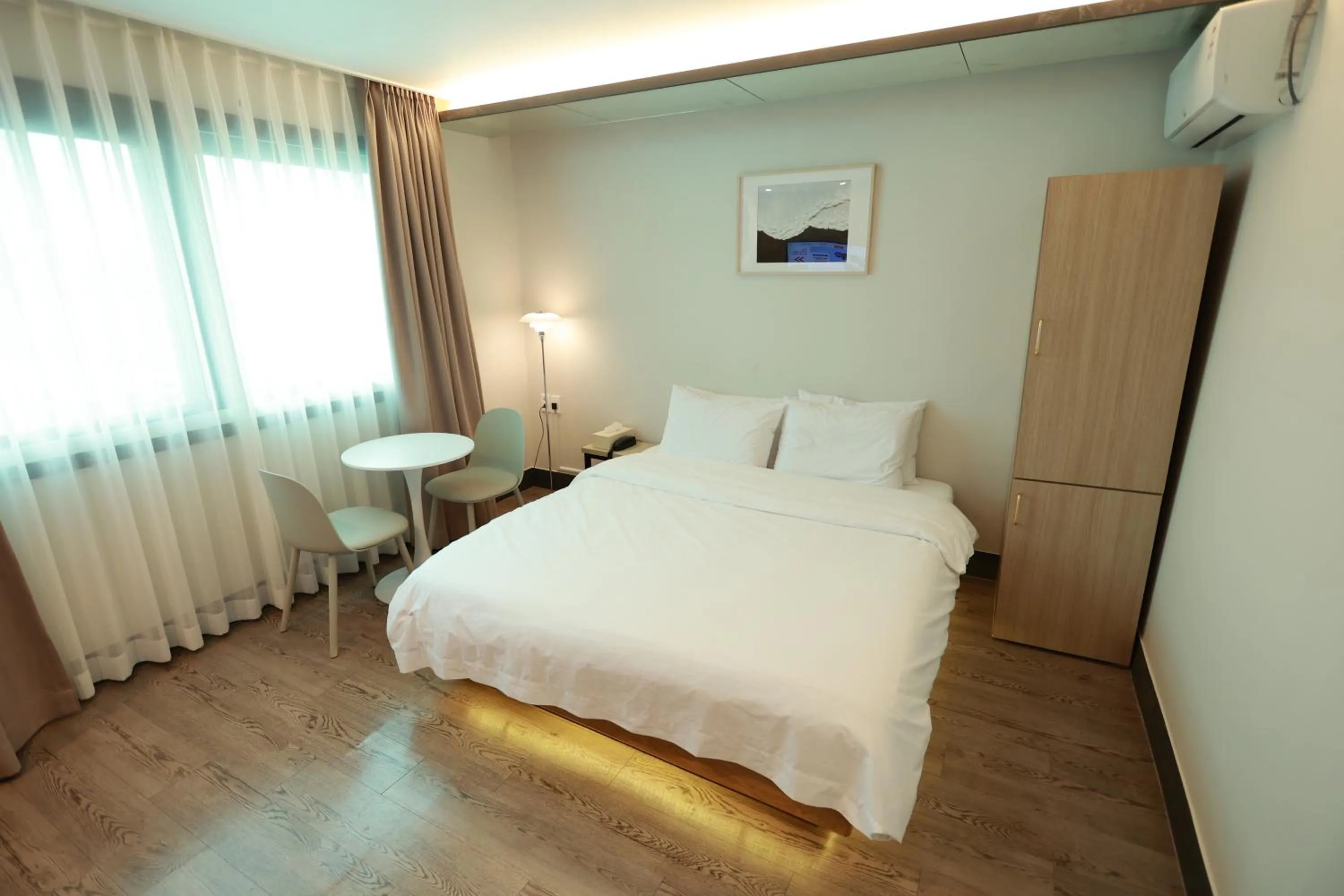 Bed in Hotel Myeongji