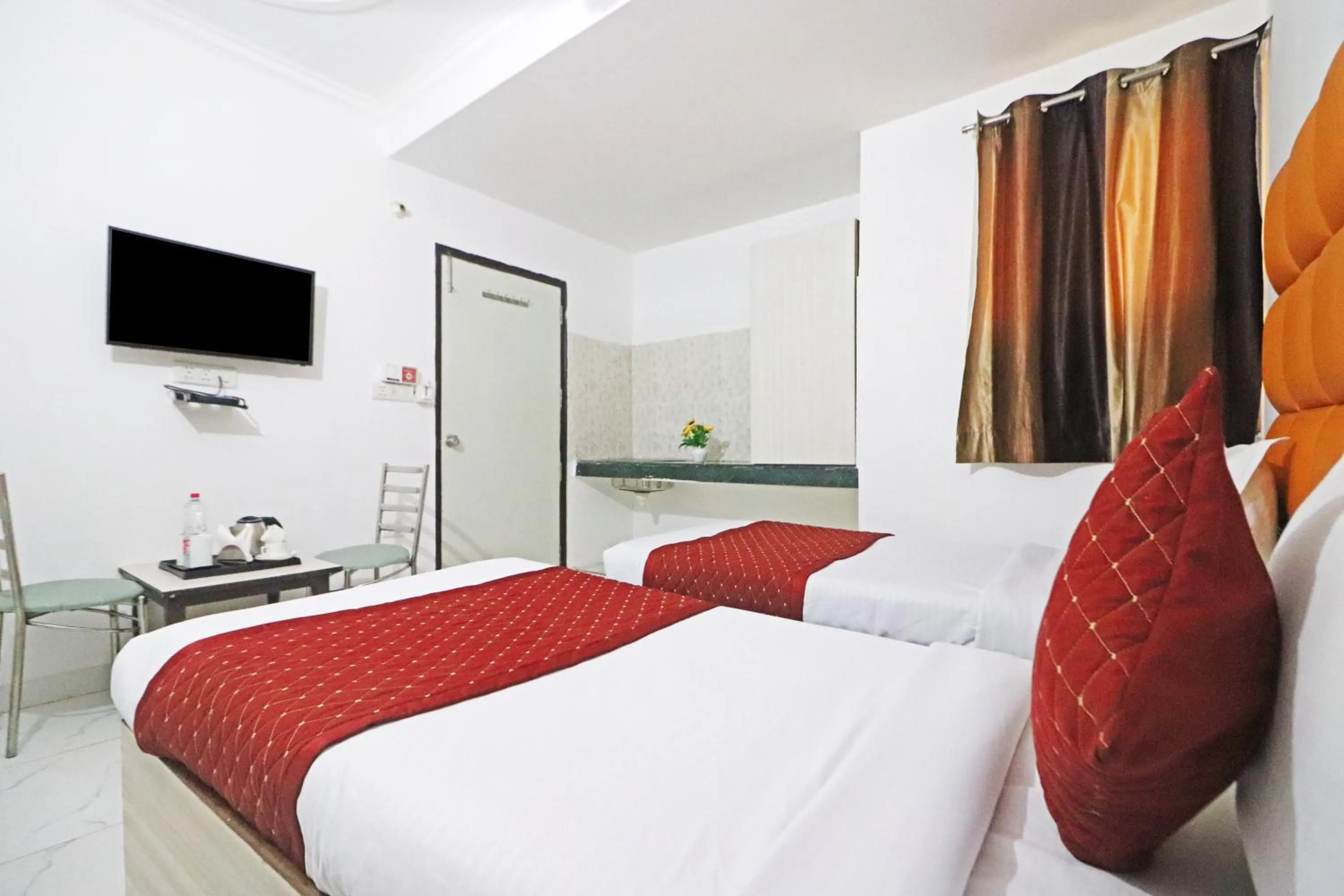 View (from property/room), Bed in Hotel Clink New Delhi Airport