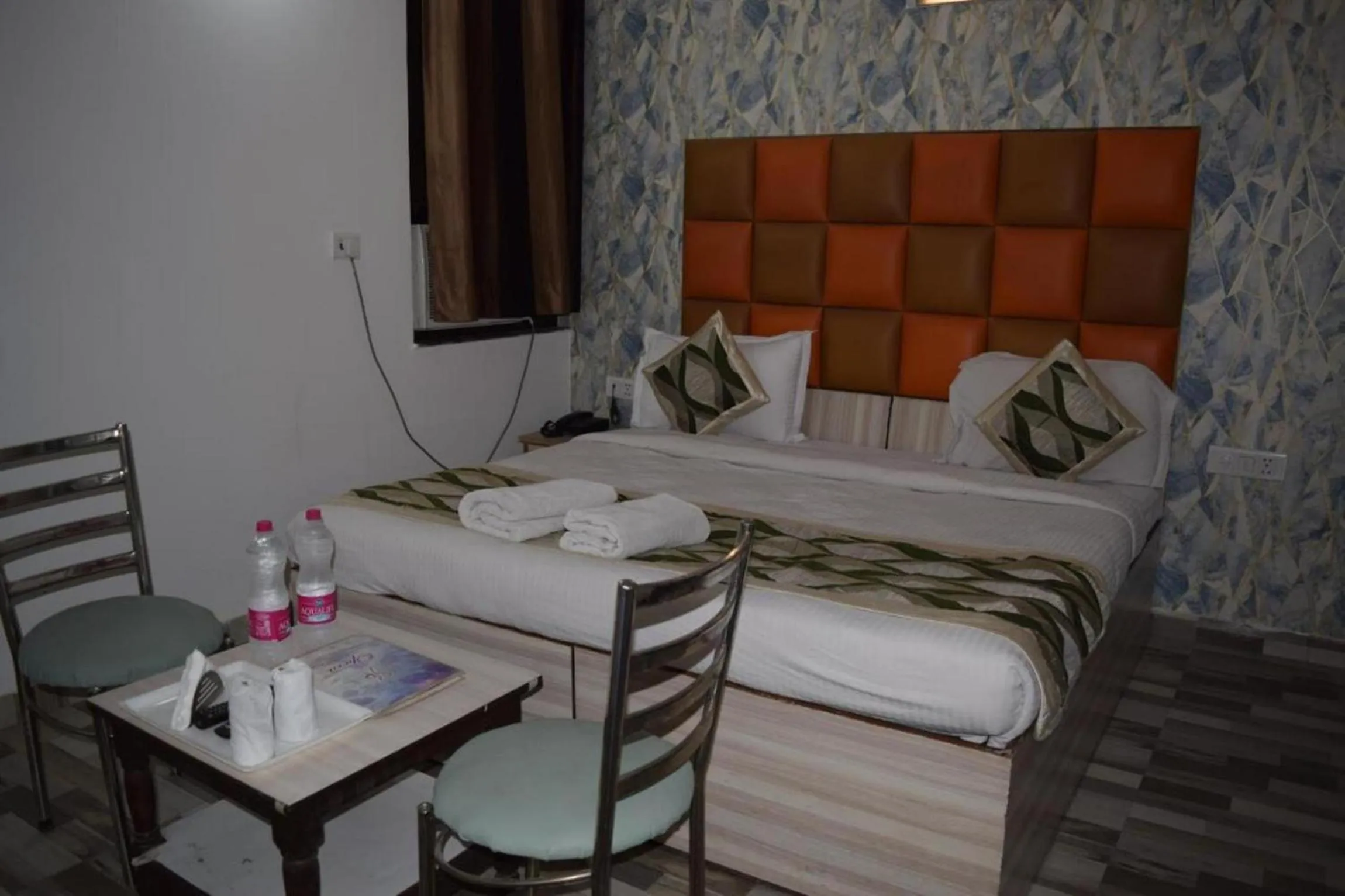 Photo of the whole room, Bed in Hotel Clink New Delhi Airport