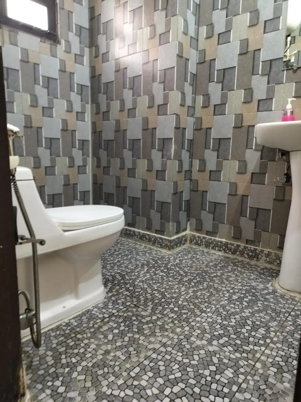 Bathroom in Hotel Clink New Delhi Airport