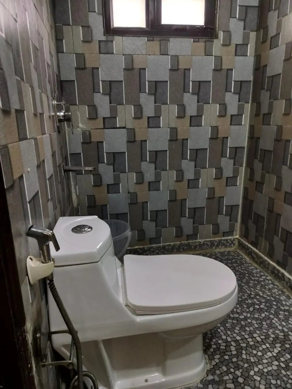 Shower in Hotel Clink New Delhi Airport