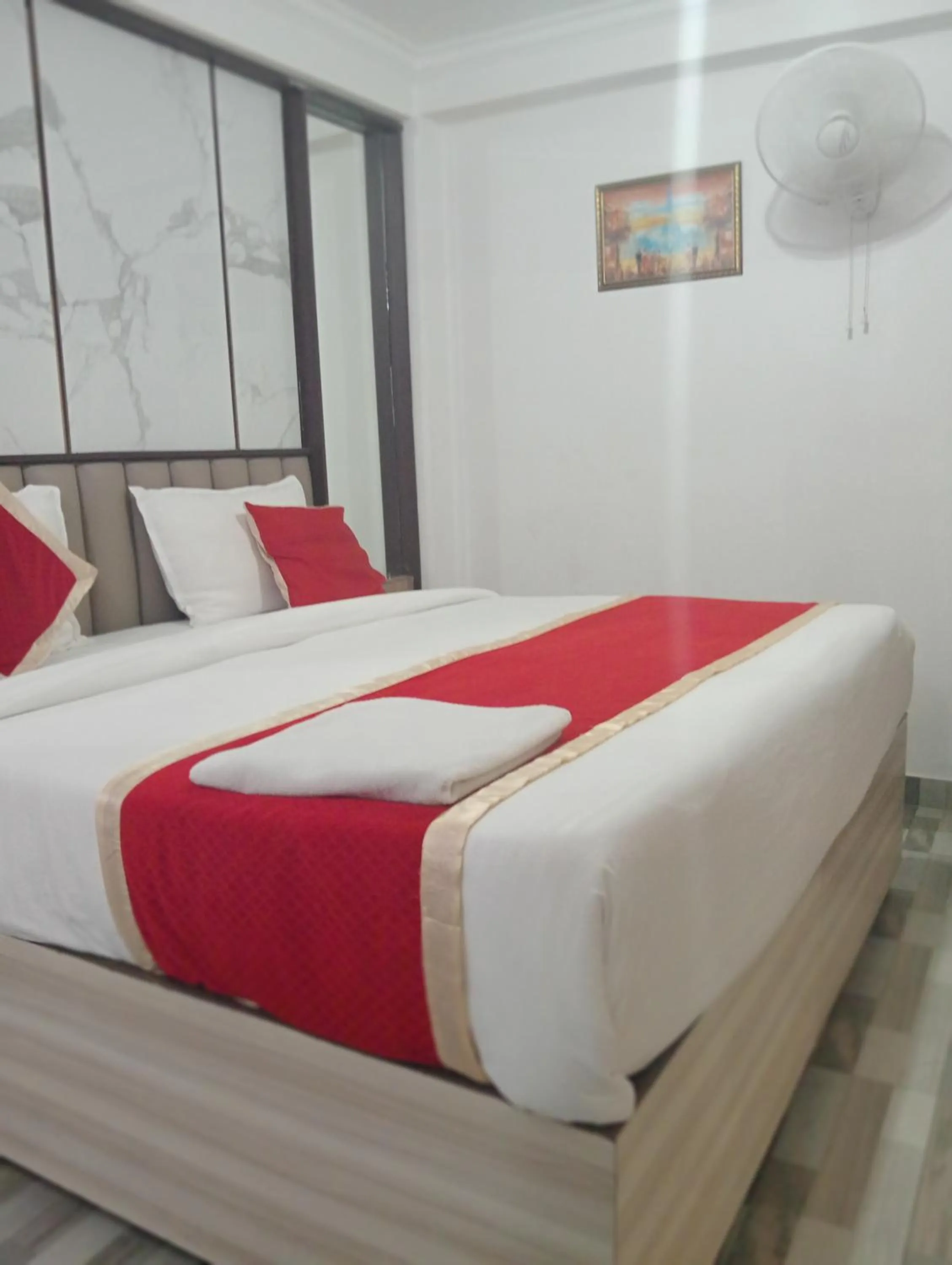 Bed in Hotel Clink New Delhi Airport