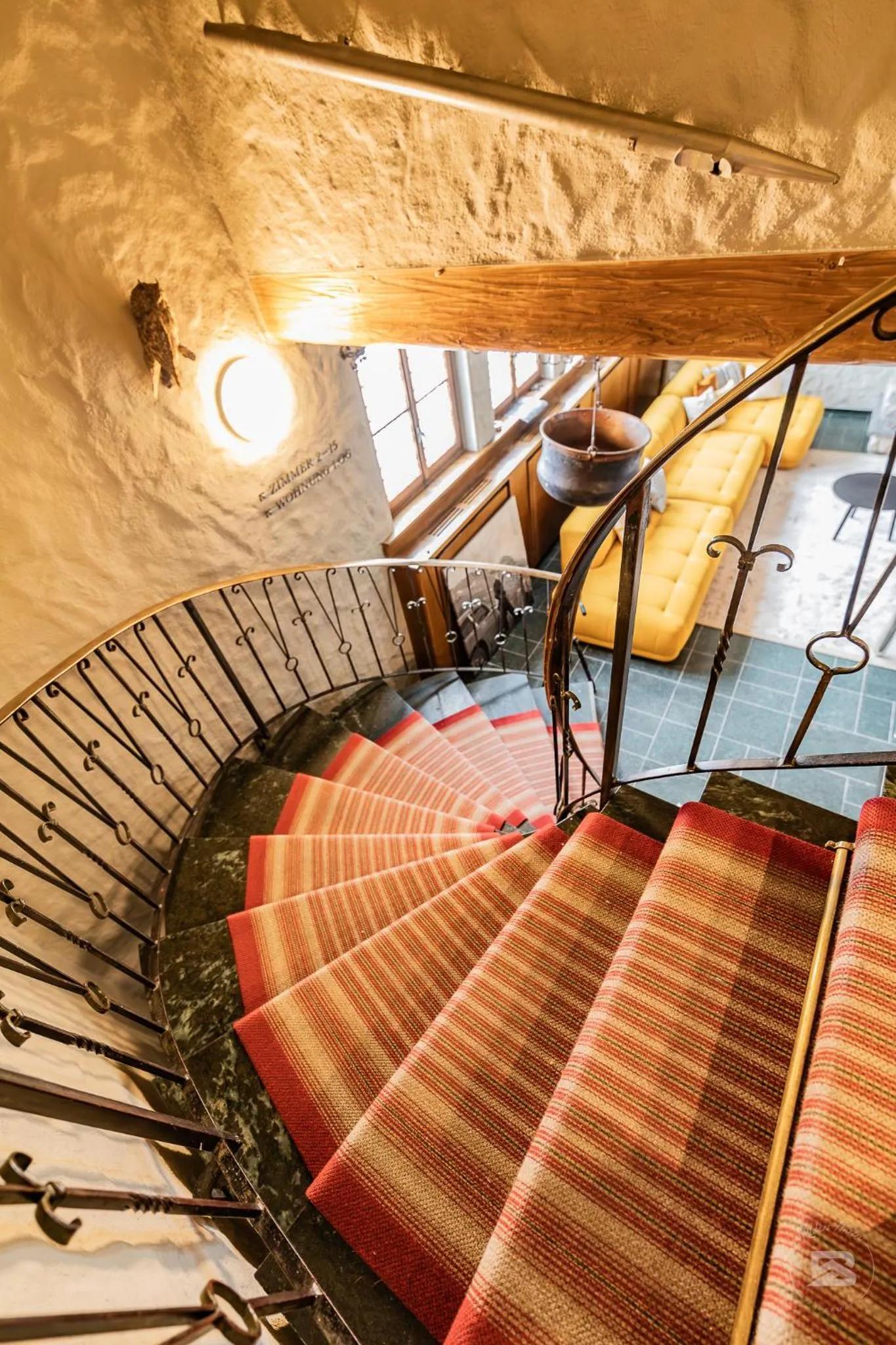 Communal lounge/ TV room, Bed in Hotel Bergidyll - Riders Haven