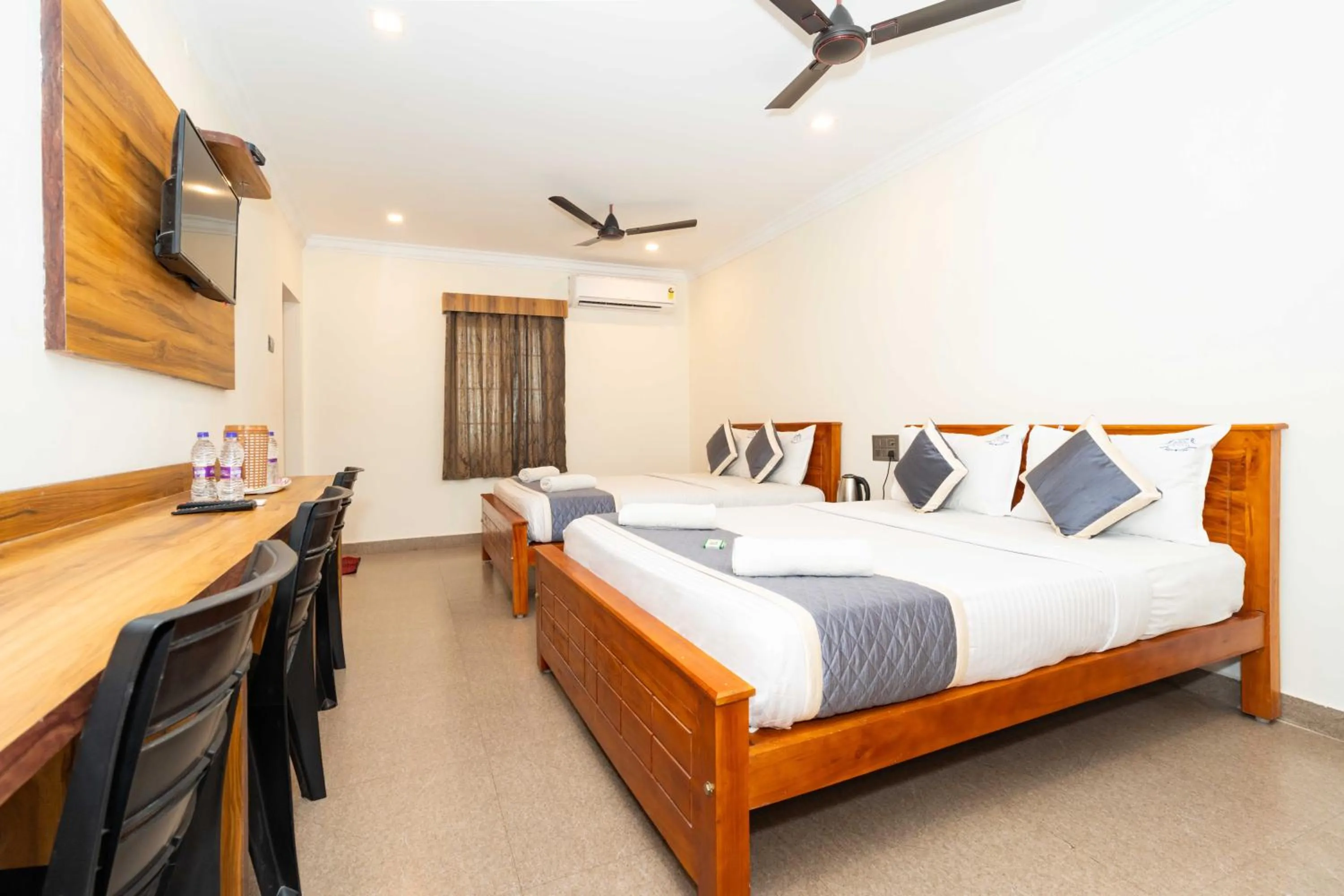 TV and multimedia, Bed in HOTEL NNP GRAND Rameswaram