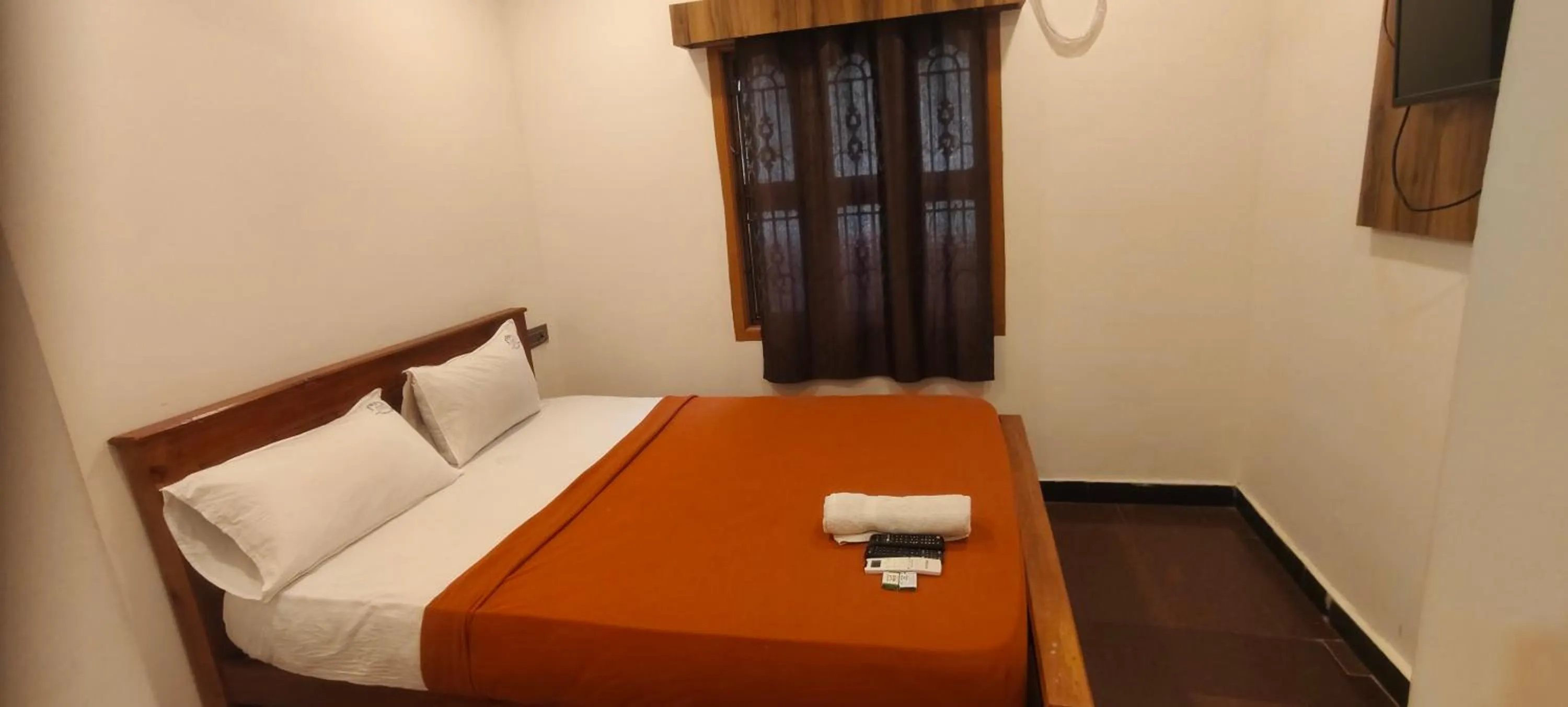 Bedroom, Bed in HOTEL NNP GRAND Rameswaram