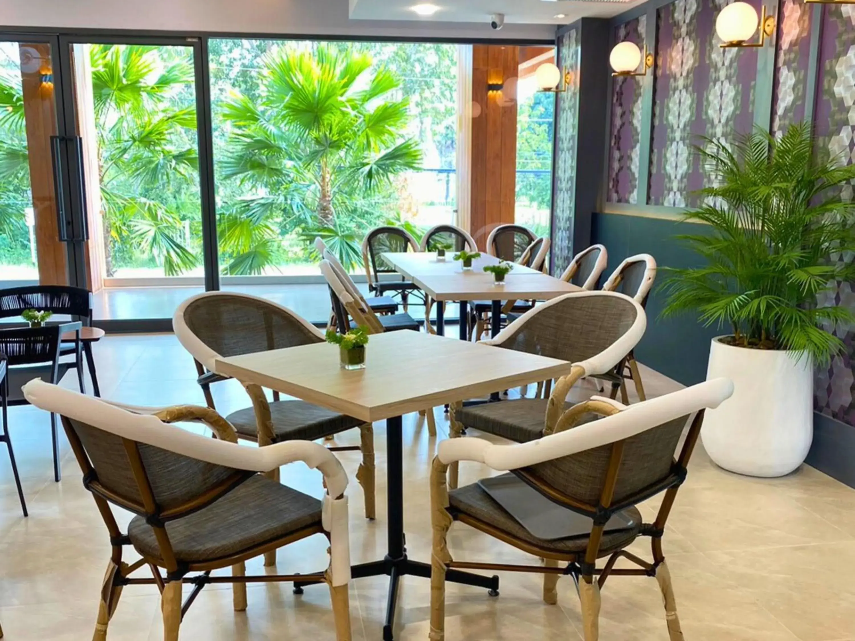 Restaurant/places to eat in Sand Dance Hotel Restaurant/places to eat in Sand Dance Hotel