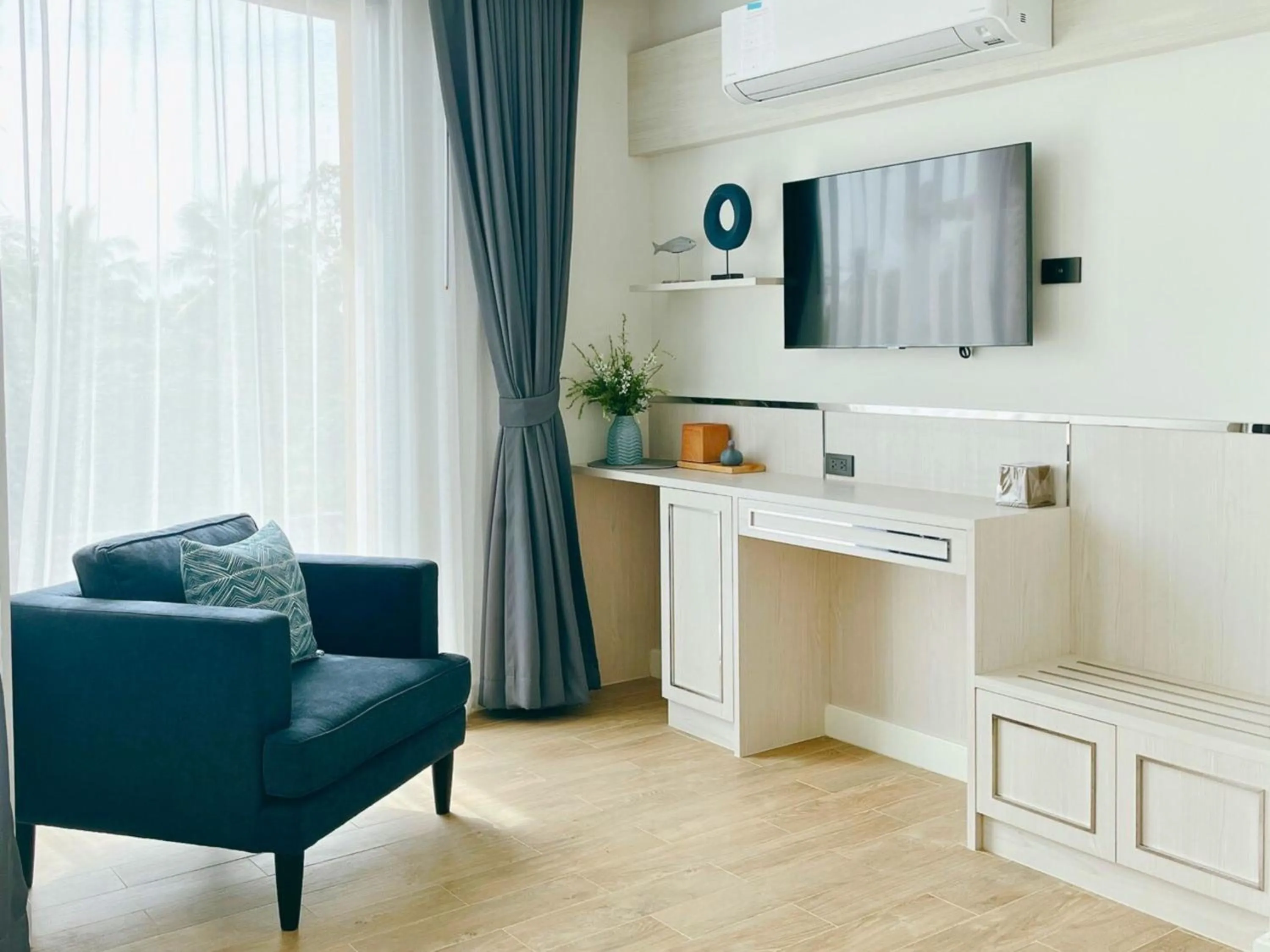 TV and multimedia in Sand Dance Hotel