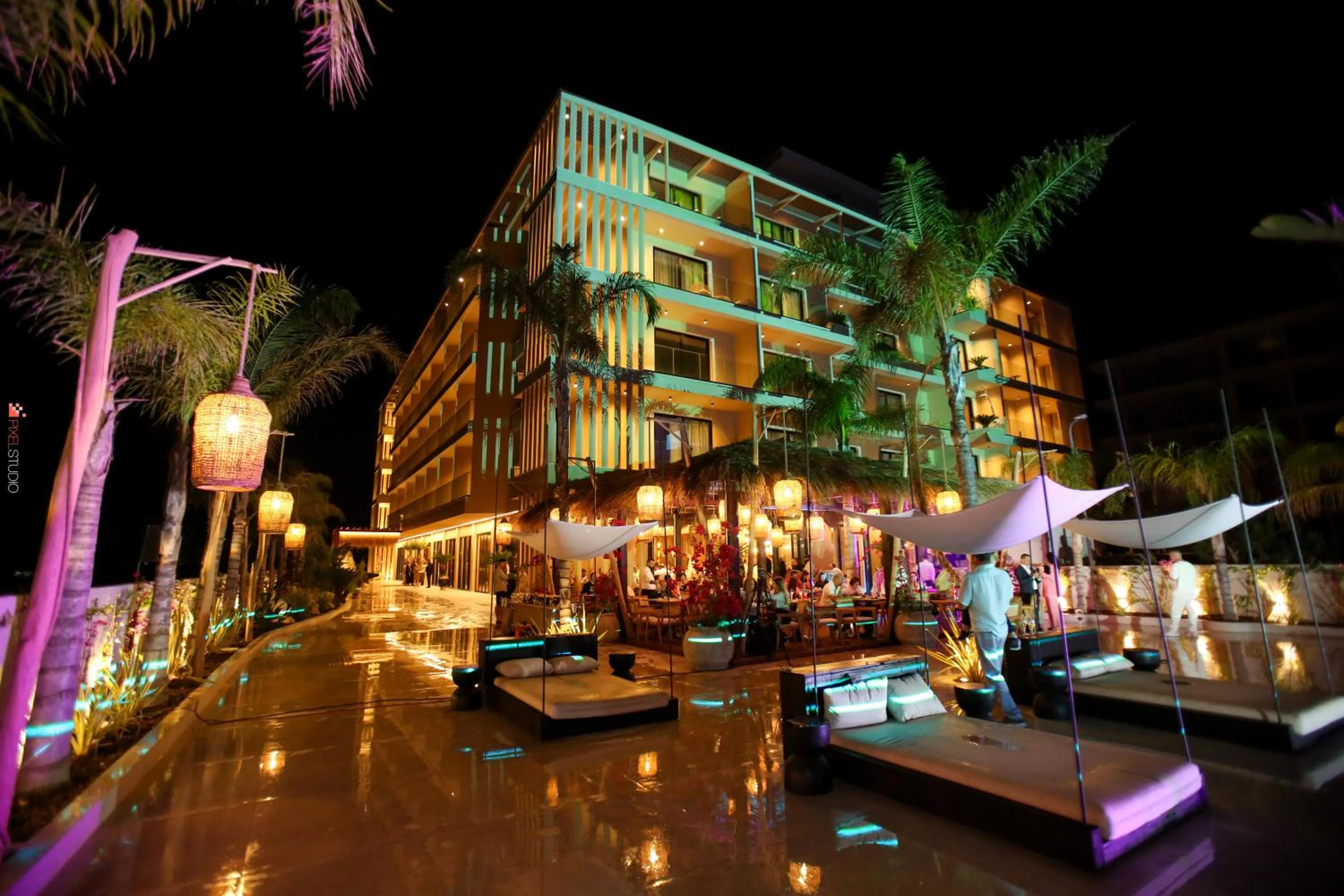 Property building in Regina Palm Resort