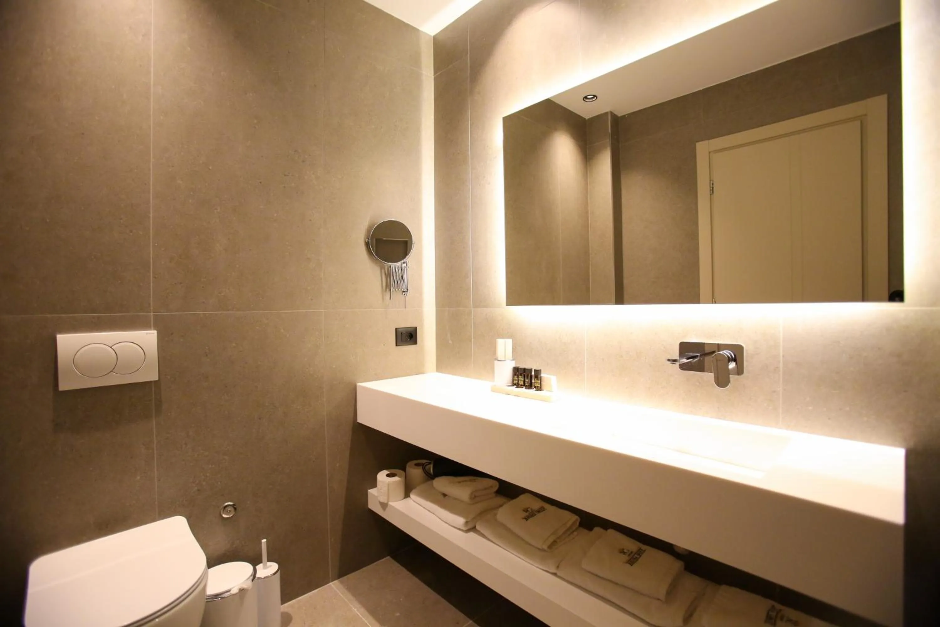 Bathroom in Regina Palm Resort