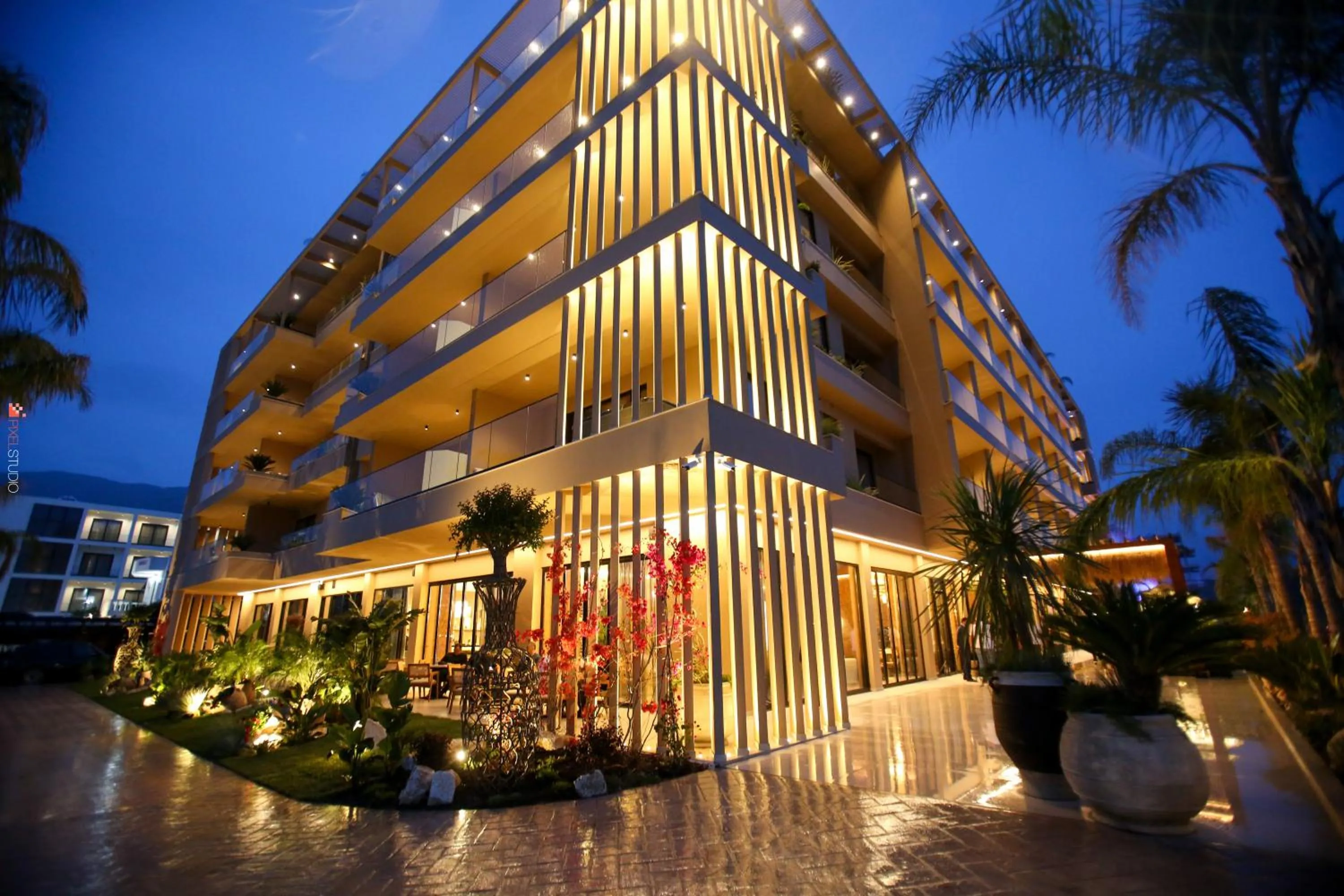 Property building in Regina Palm Resort