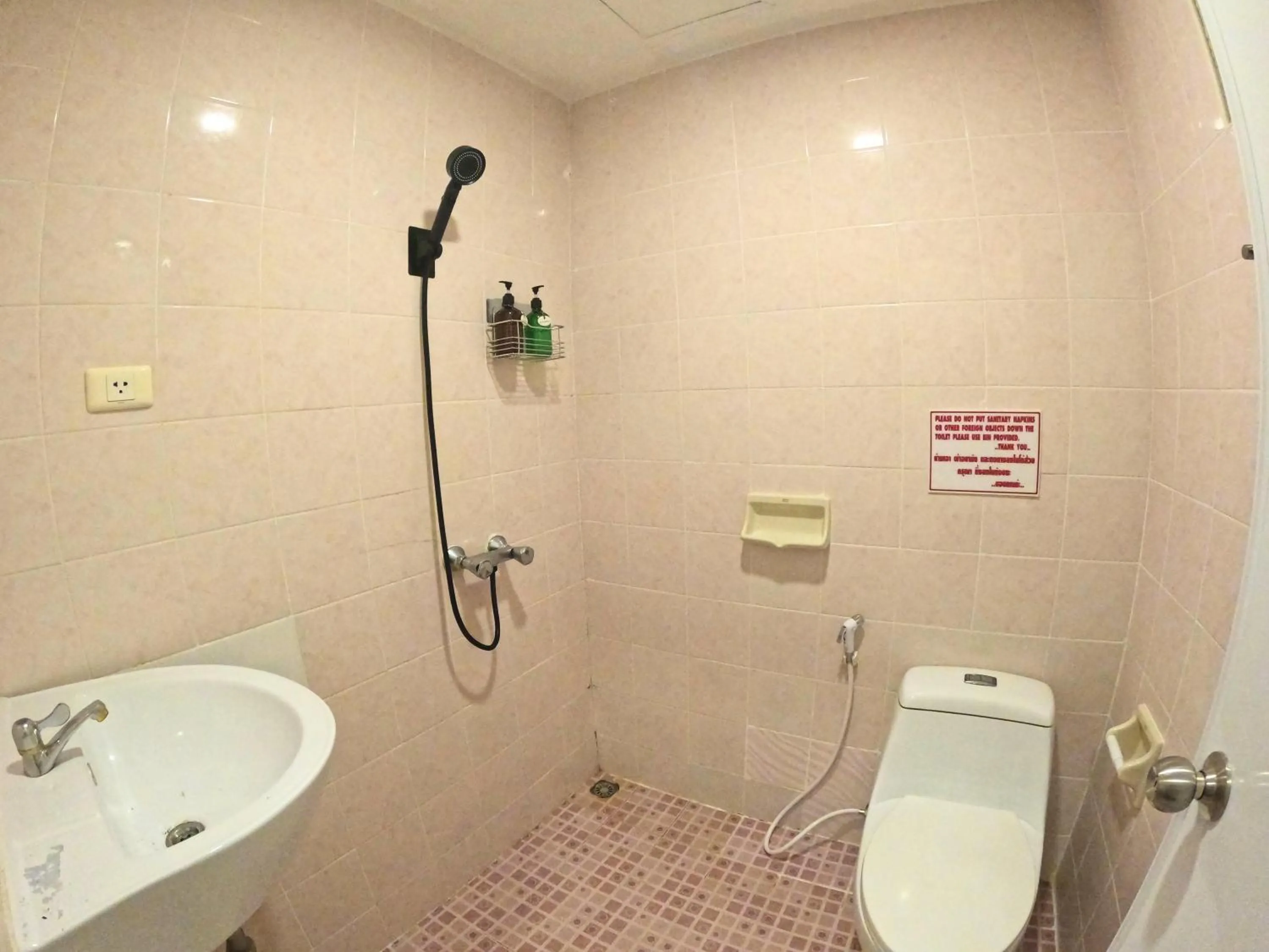 Bathroom in KPOP Hostel