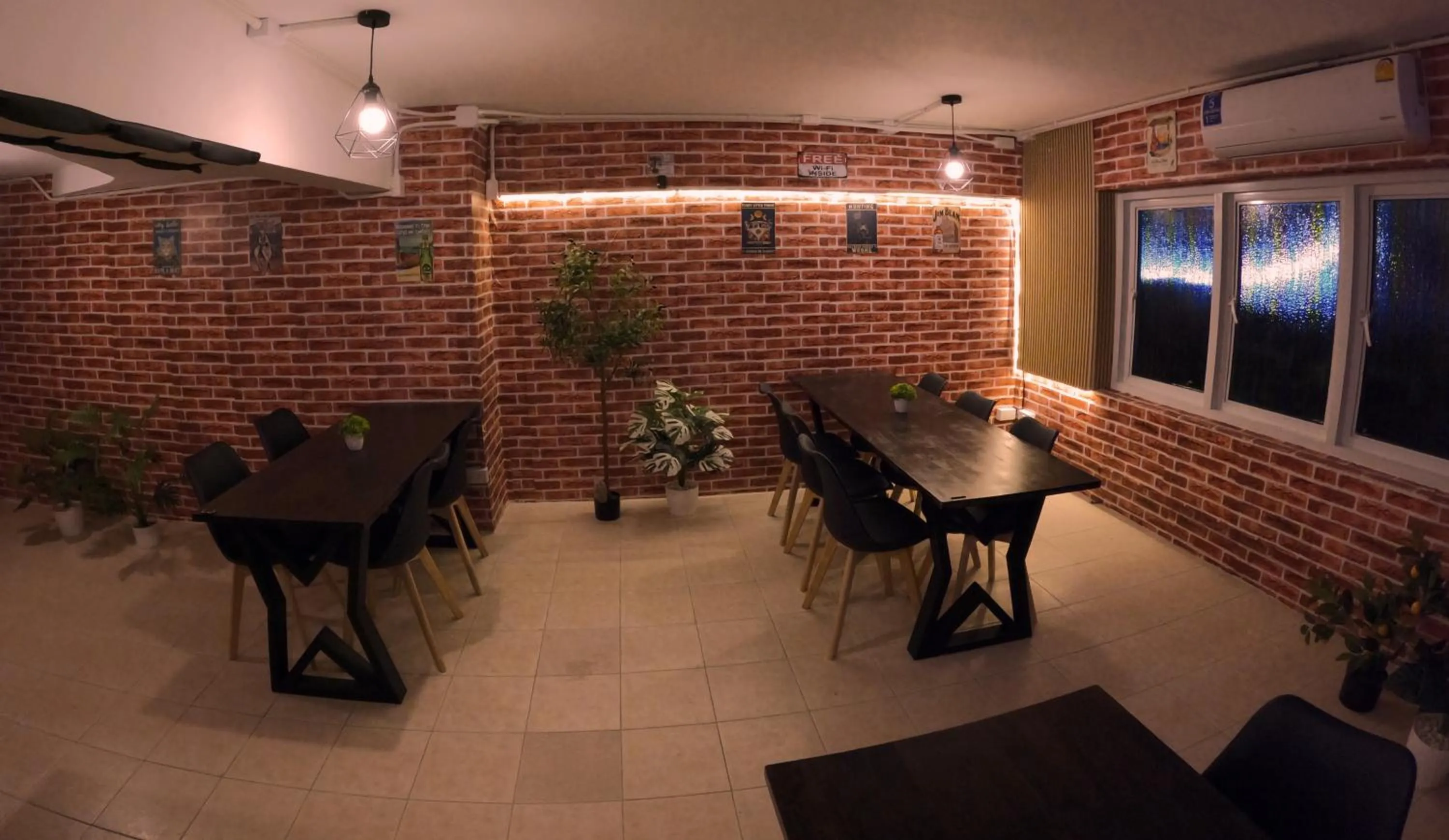 Lounge or bar in KPOP Hostel