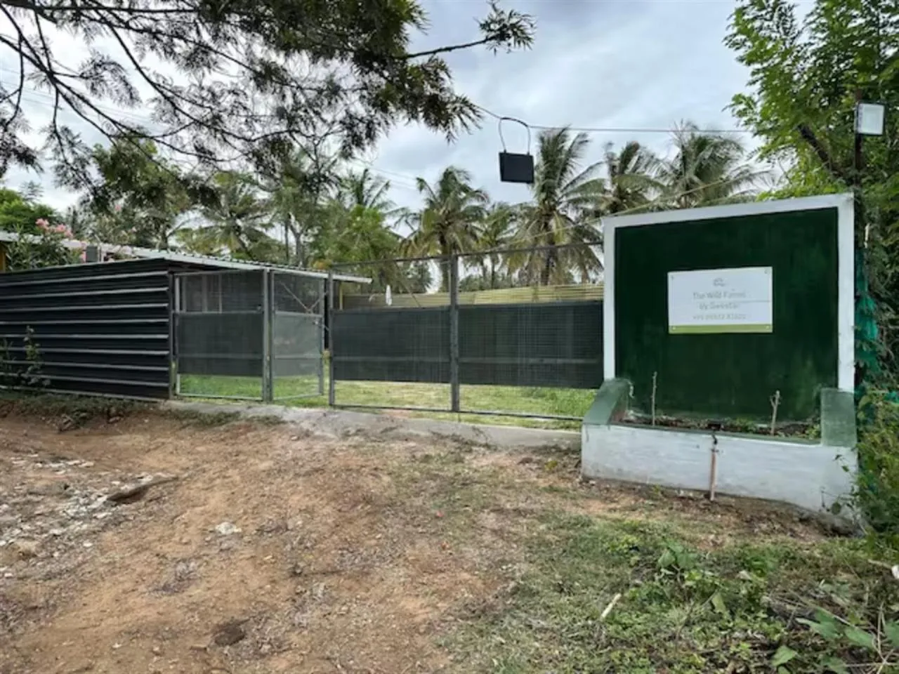 Facade/entrance in The Wild Farms By Gwestai
