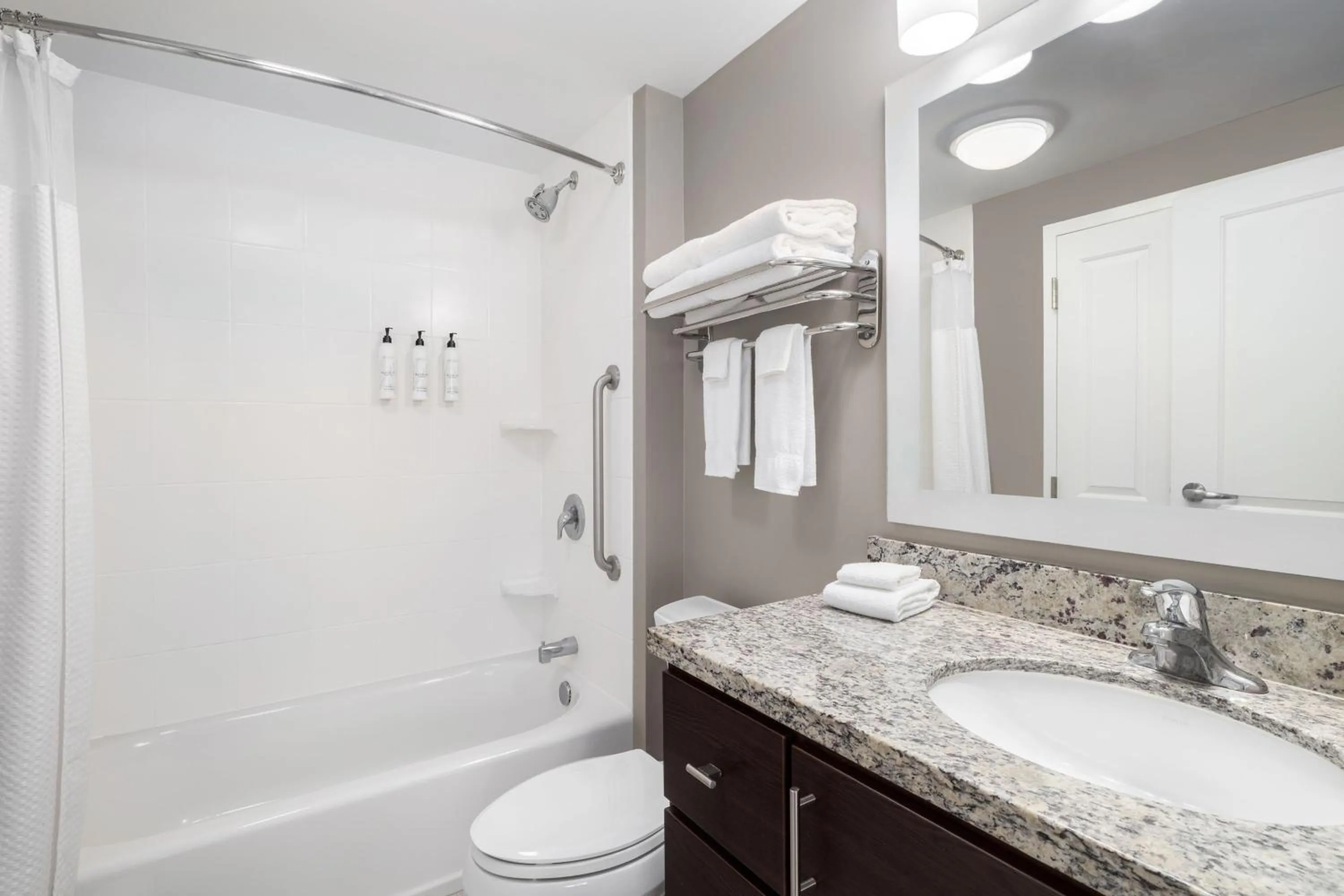 Bathroom in TownePlace Suites by Marriott Fort Walton Beach-Eglin AFB