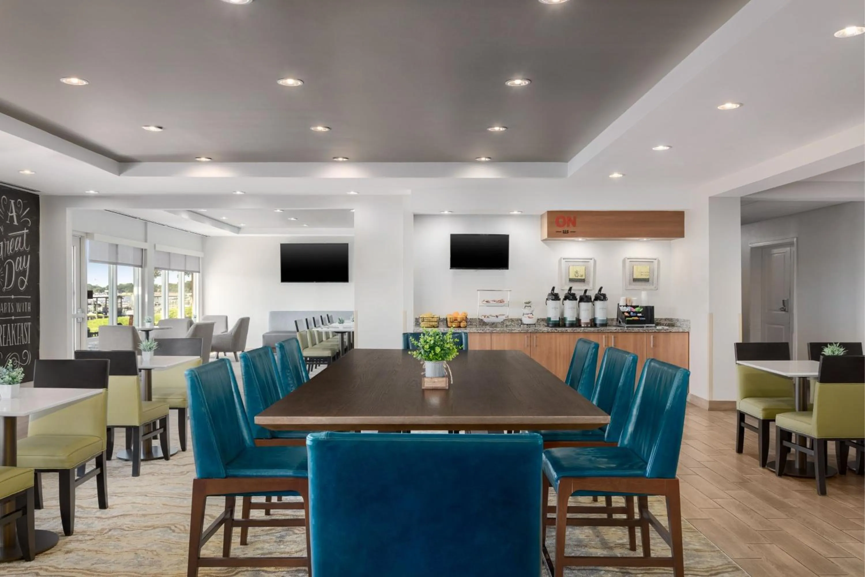 Breakfast in TownePlace Suites by Marriott Fort Walton Beach-Eglin AFB