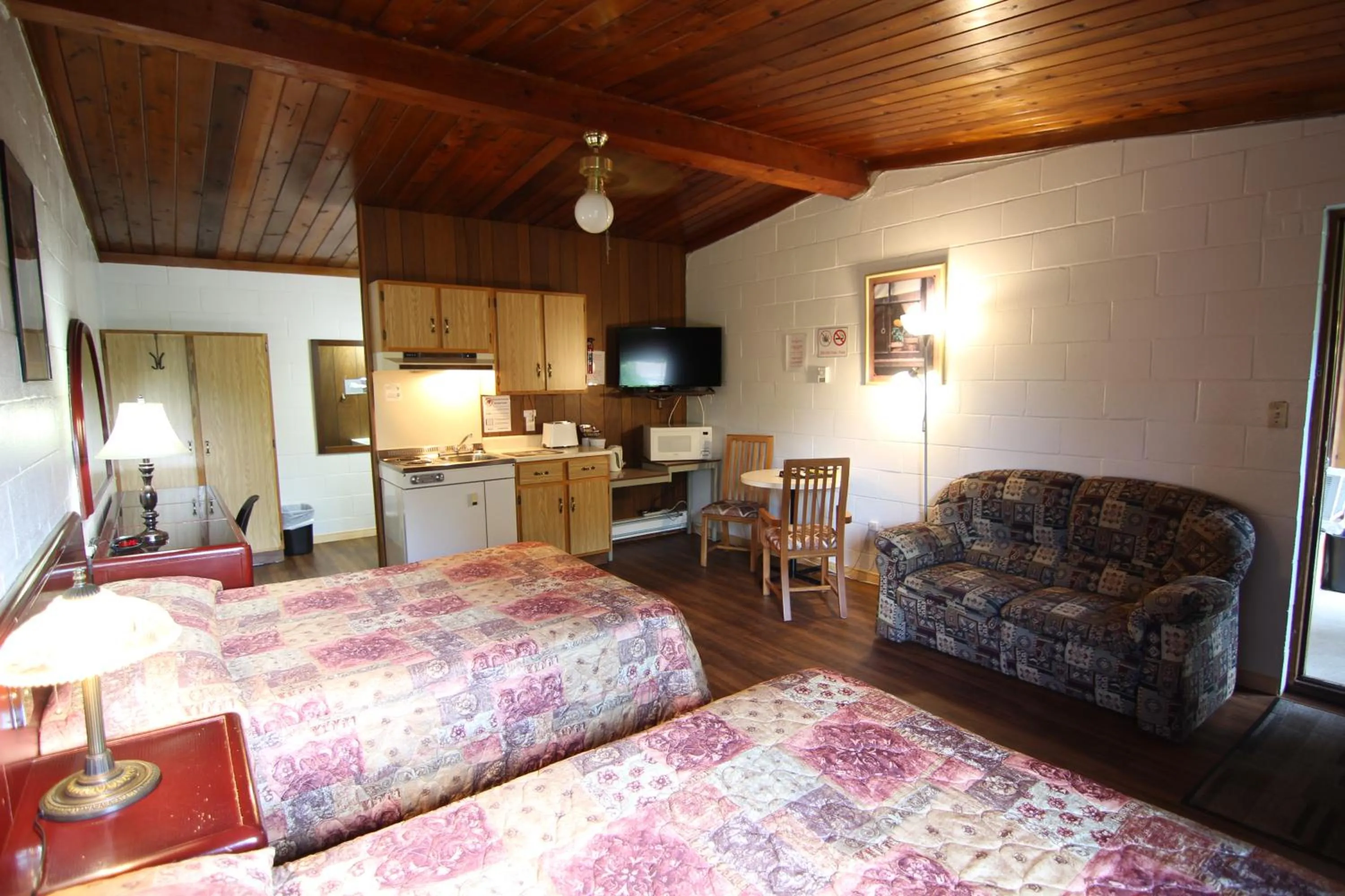 Standard Double Room in Motel Lennoxville