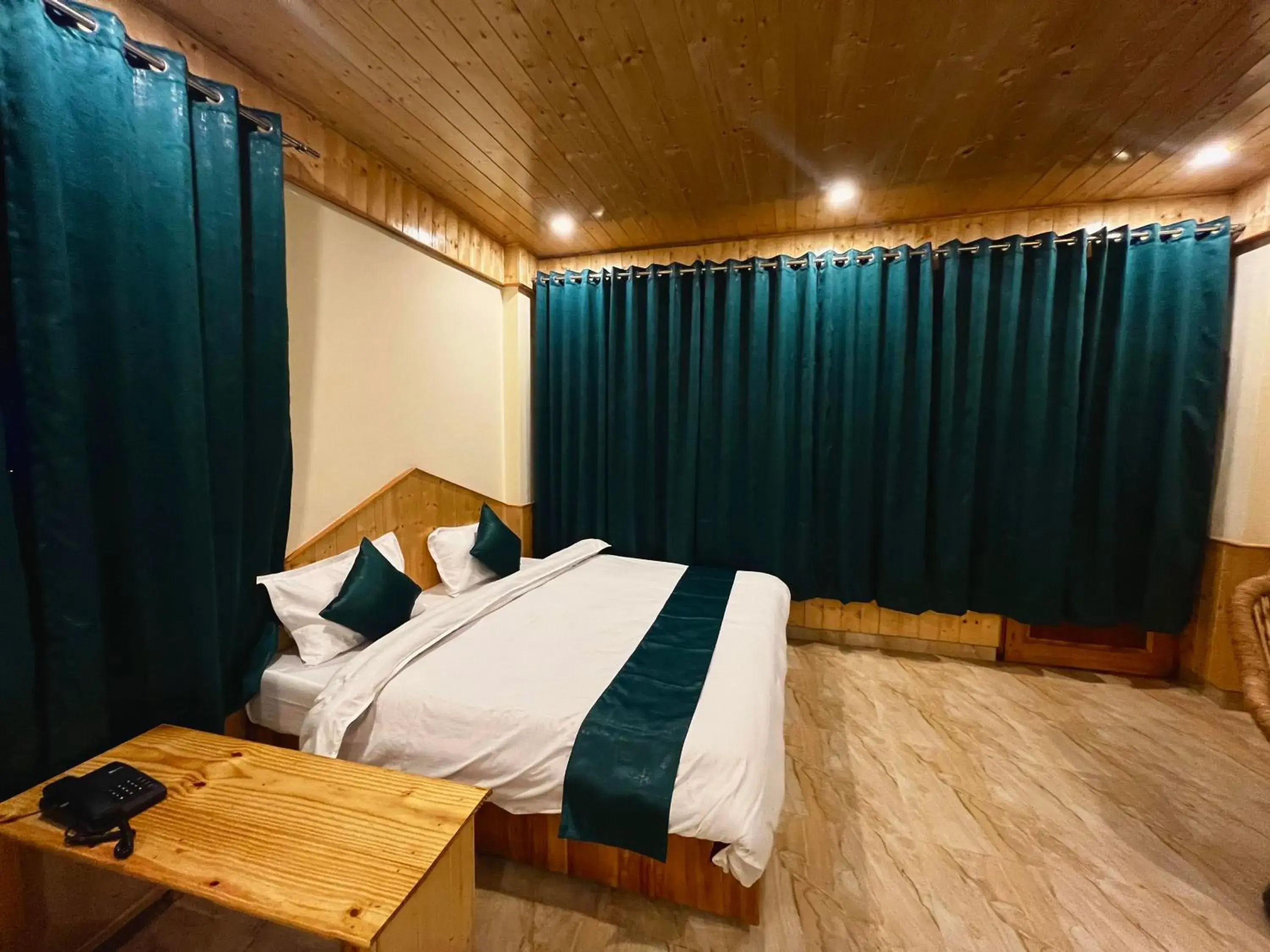 Bedroom, Bed in Hotel Mid Orchard Kasol -River Side Bedroom, Bed in Hotel Mid Orchard Kasol -River Side
