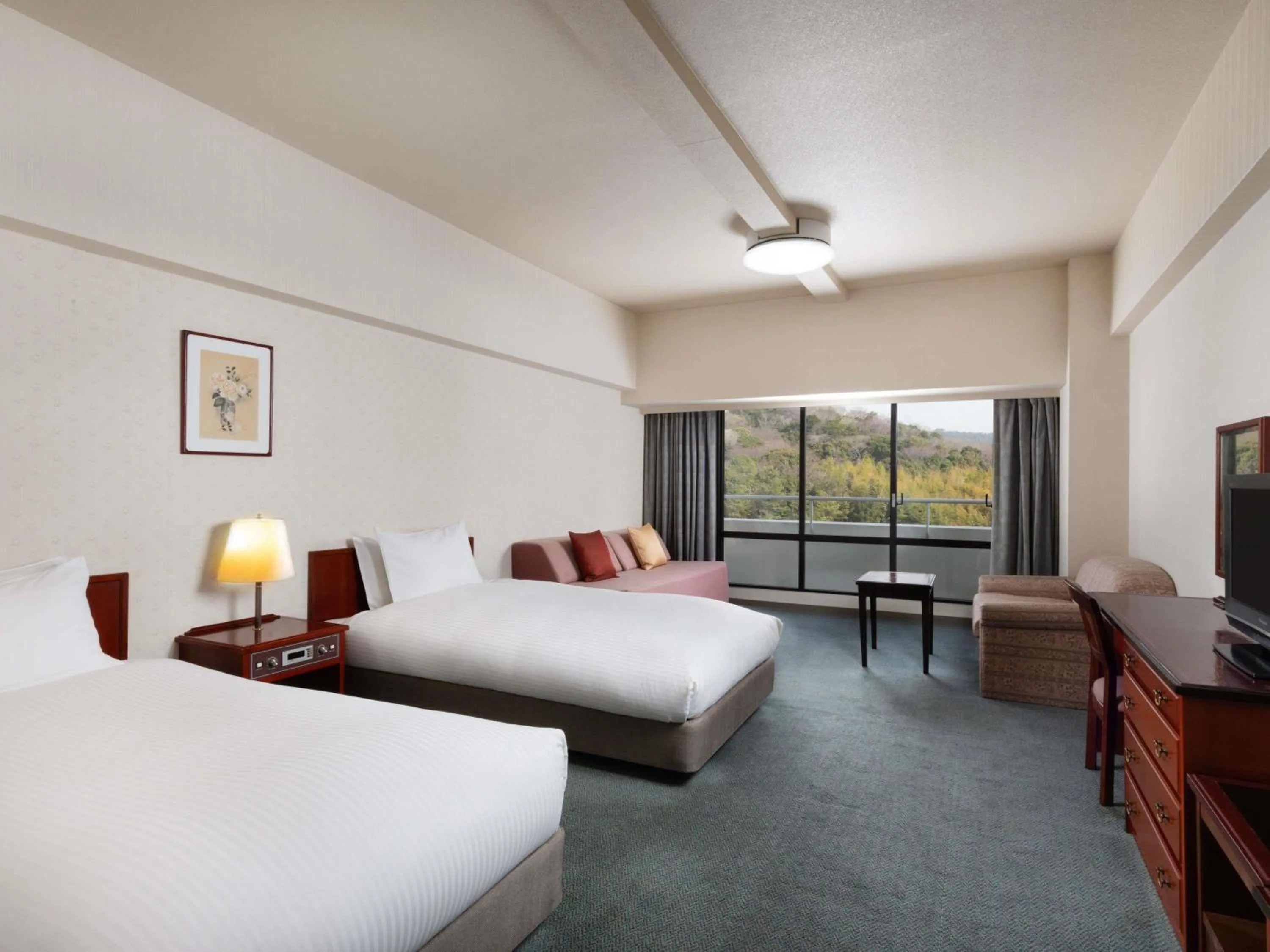 Bedroom, Bed in Mercure Kochi Tosa Resort & Spa