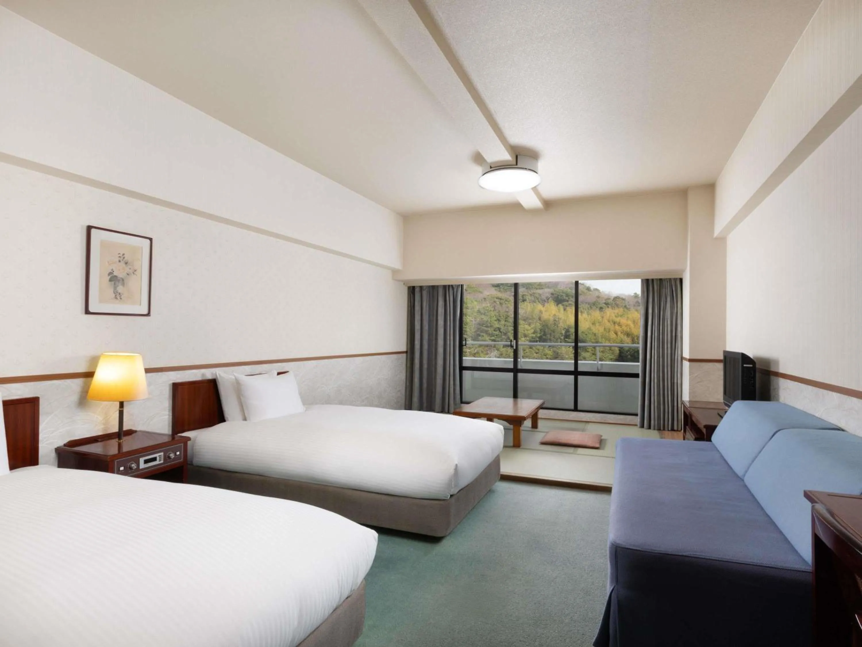 Bedroom, Bed in Mercure Kochi Tosa Resort & Spa