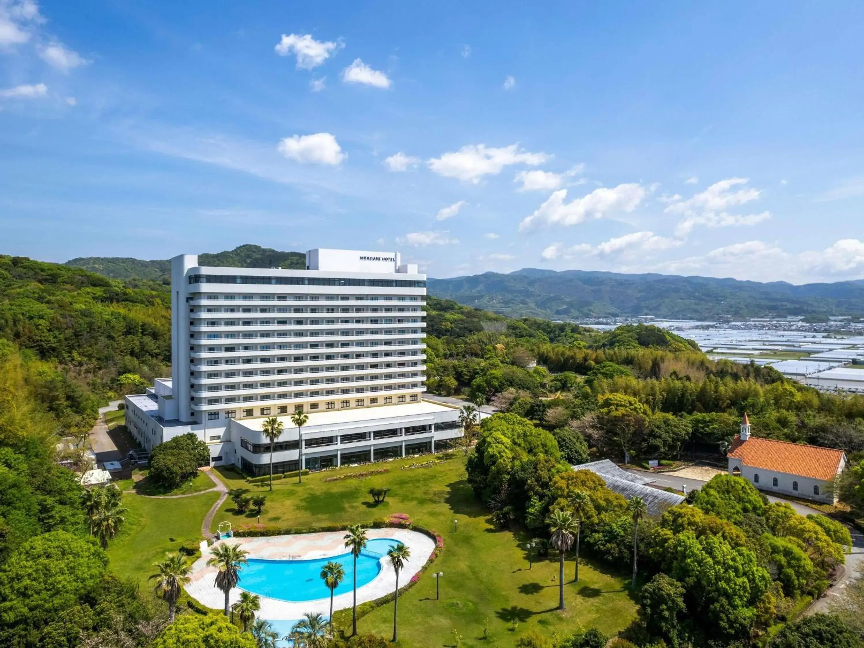 Pool view in Mercure Kochi Tosa Resort & Spa Pool view in Mercure Kochi Tosa Resort & Spa