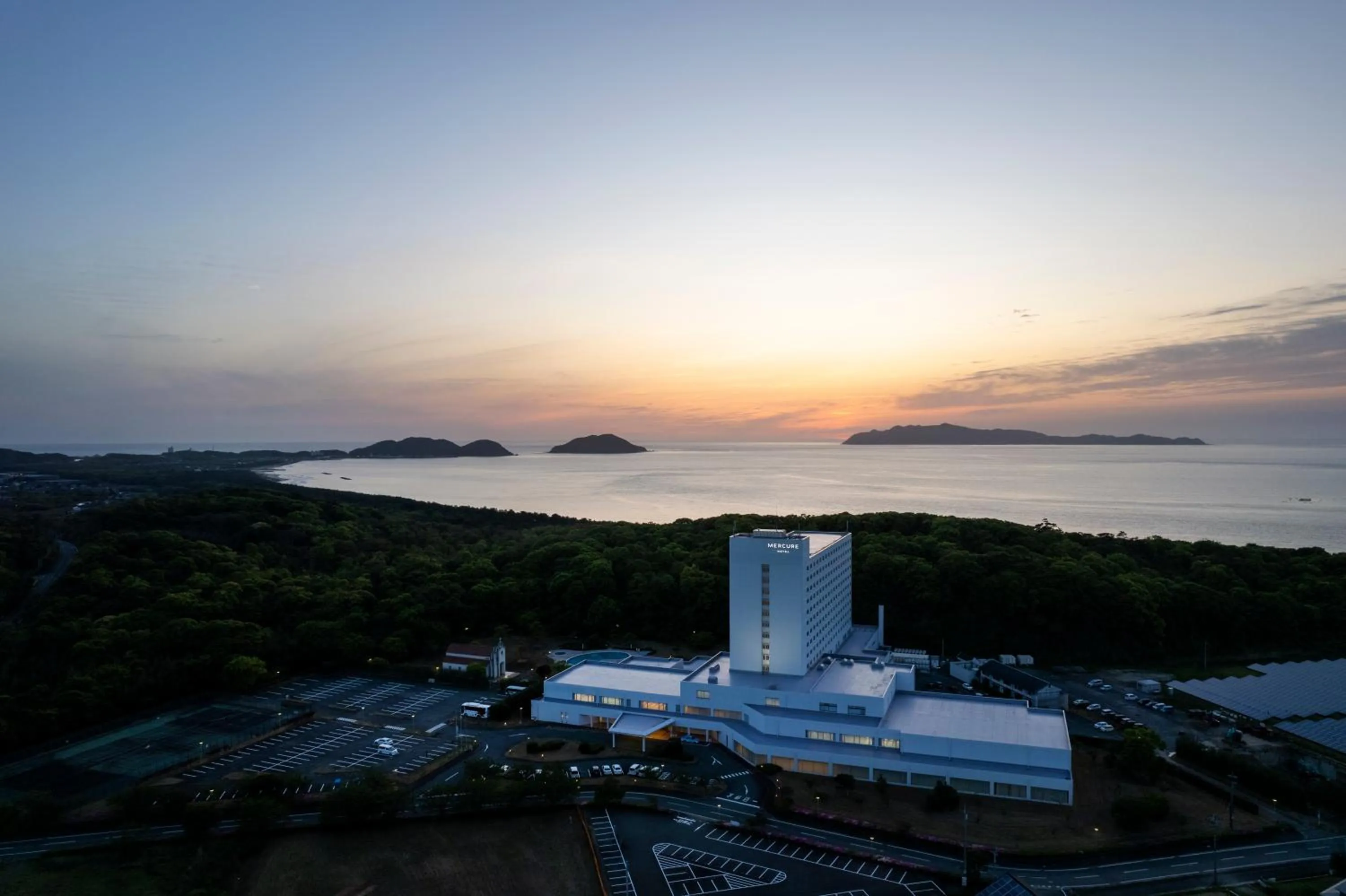 Property building in Mercure Fukuoka Munakata Resort & Spa