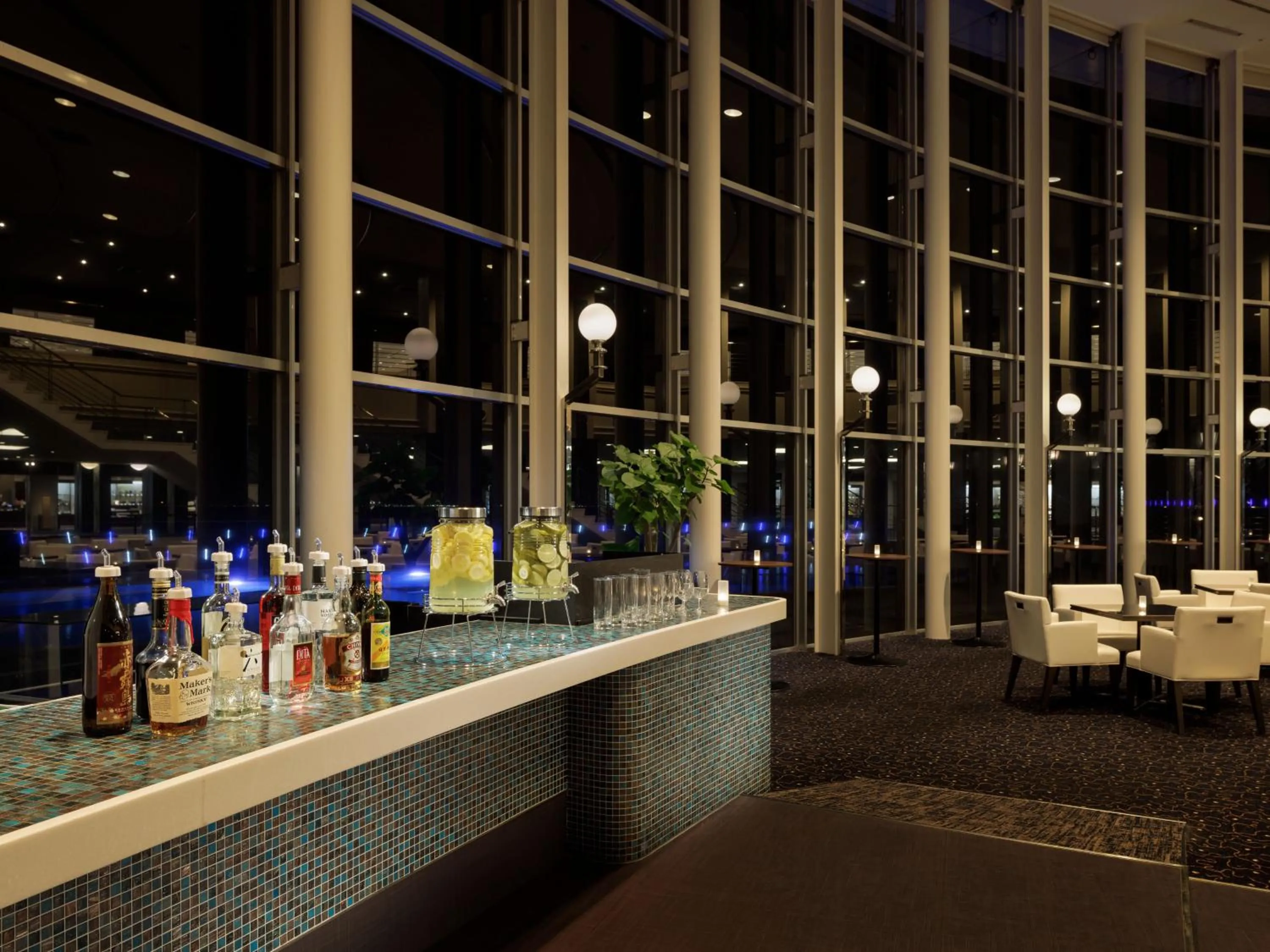 Communal lounge/ TV room in Grand Mercure Beppu Bay Resort & Spa