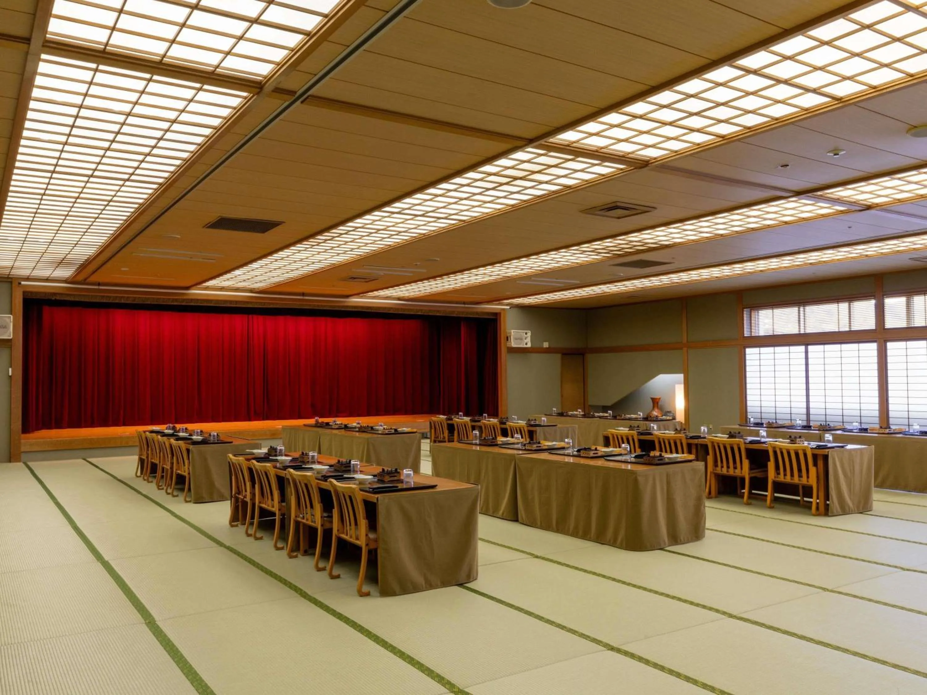 Meeting/conference room in Grand Mercure Beppu Bay Resort & Spa