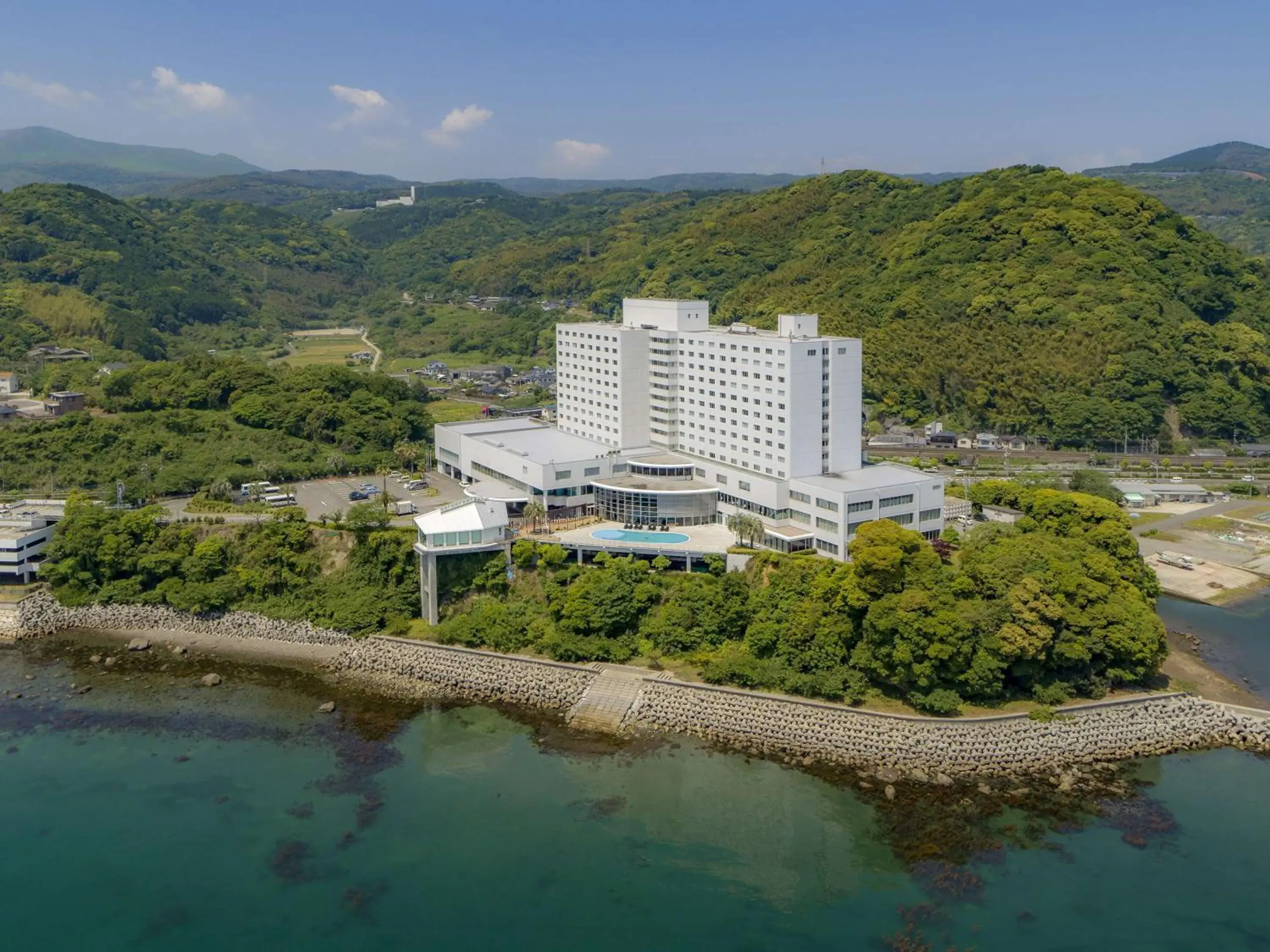 Property building in Grand Mercure Beppu Bay Resort & Spa Property building in Grand Mercure Beppu Bay Resort & Spa