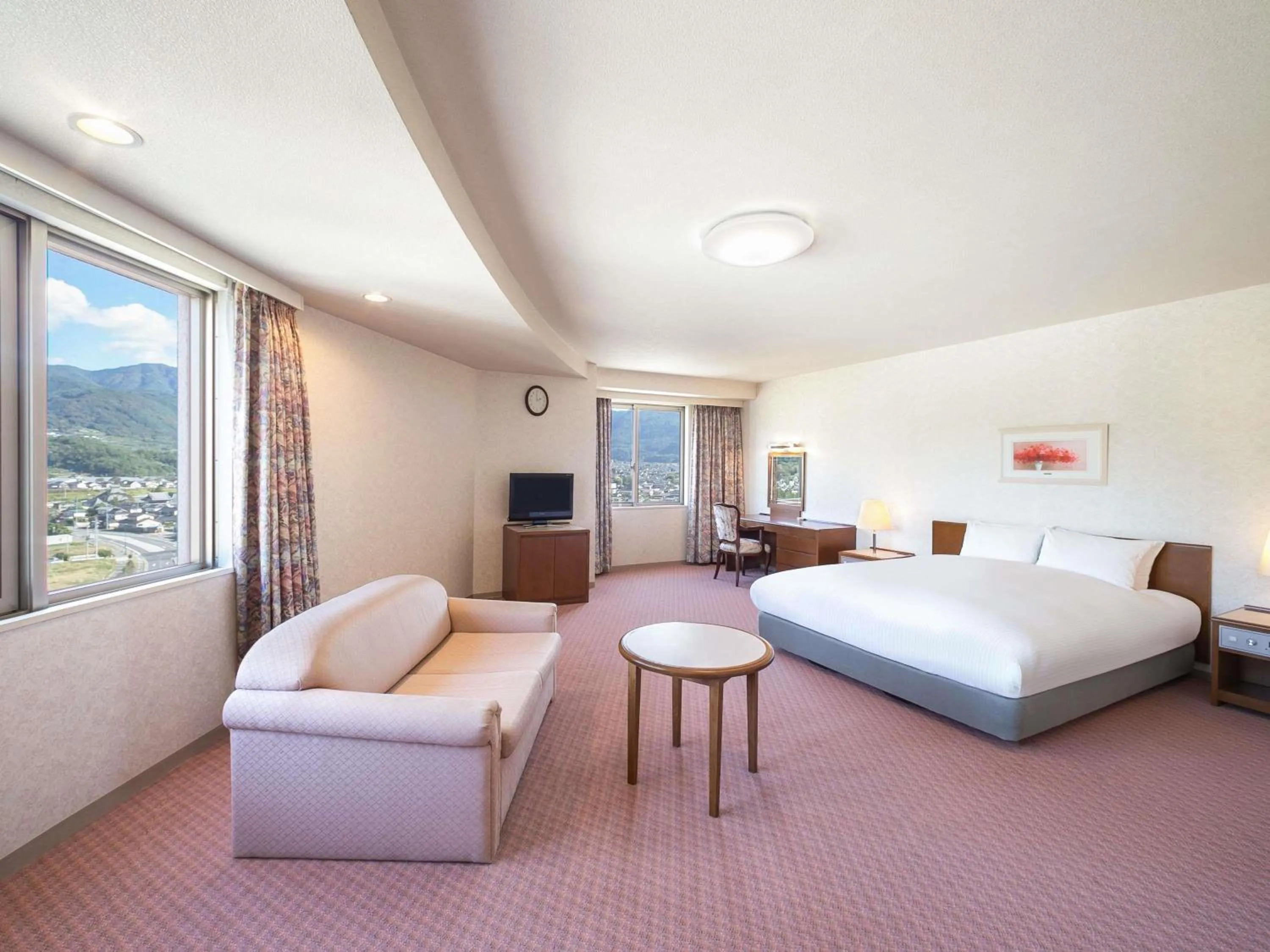 Bedroom, Bed in Mercure Nagano Matsushiro Resort & Spa