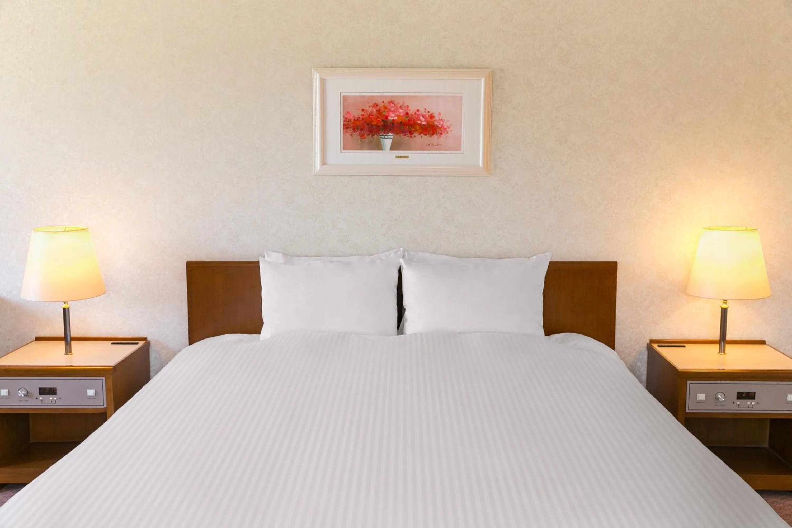 Bed in Mercure Nagano Matsushiro Resort & Spa