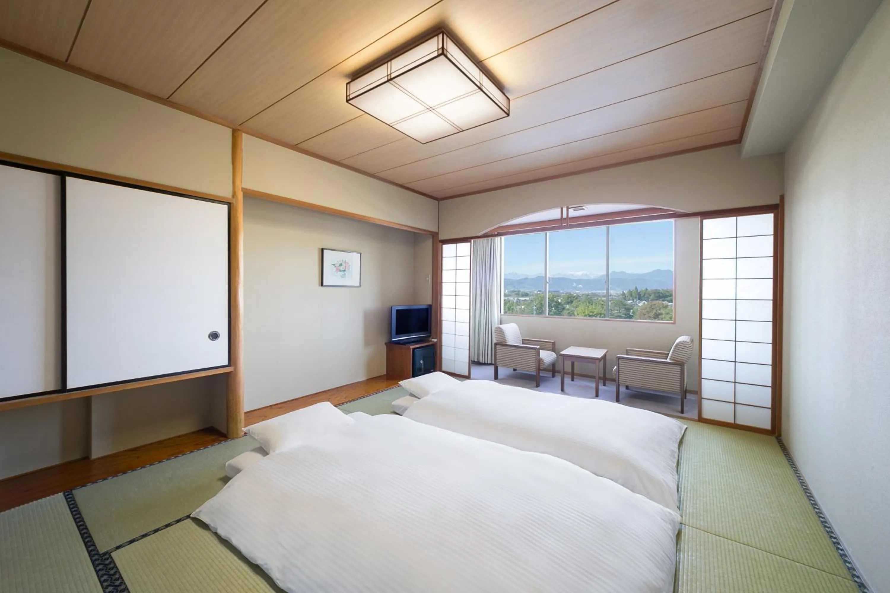 Photo of the whole room, Bed in Mercure Nagano Matsushiro Resort & Spa