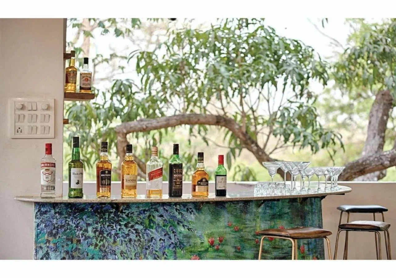 Drinks in Vibes Inn Singing Tree