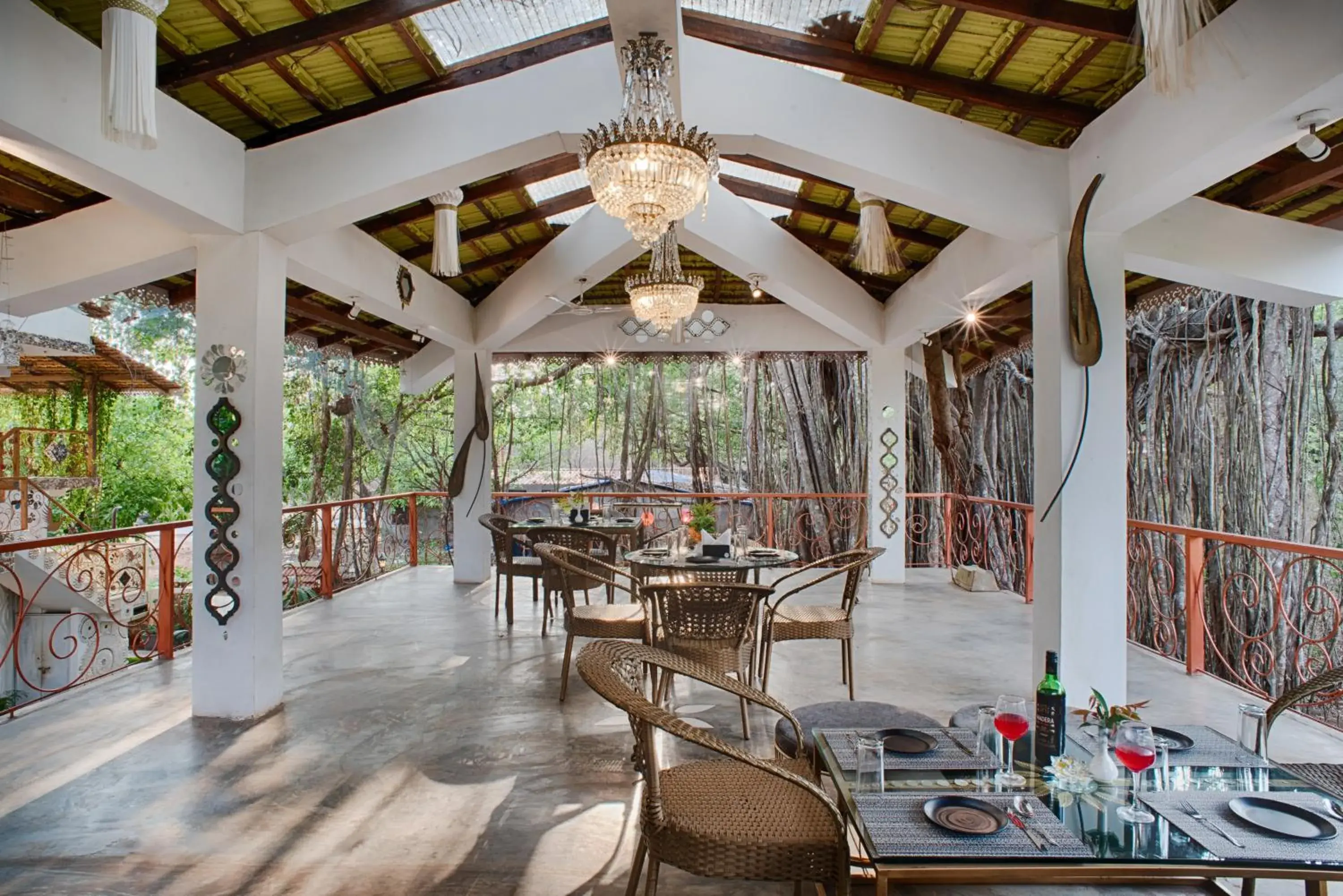 Restaurant/places to eat in Vibes Inn Singing Tree Restaurant/places to eat in Vibes Inn Singing Tree