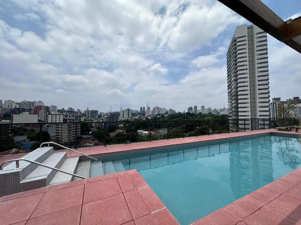 Swimming pool in Pop Grafite