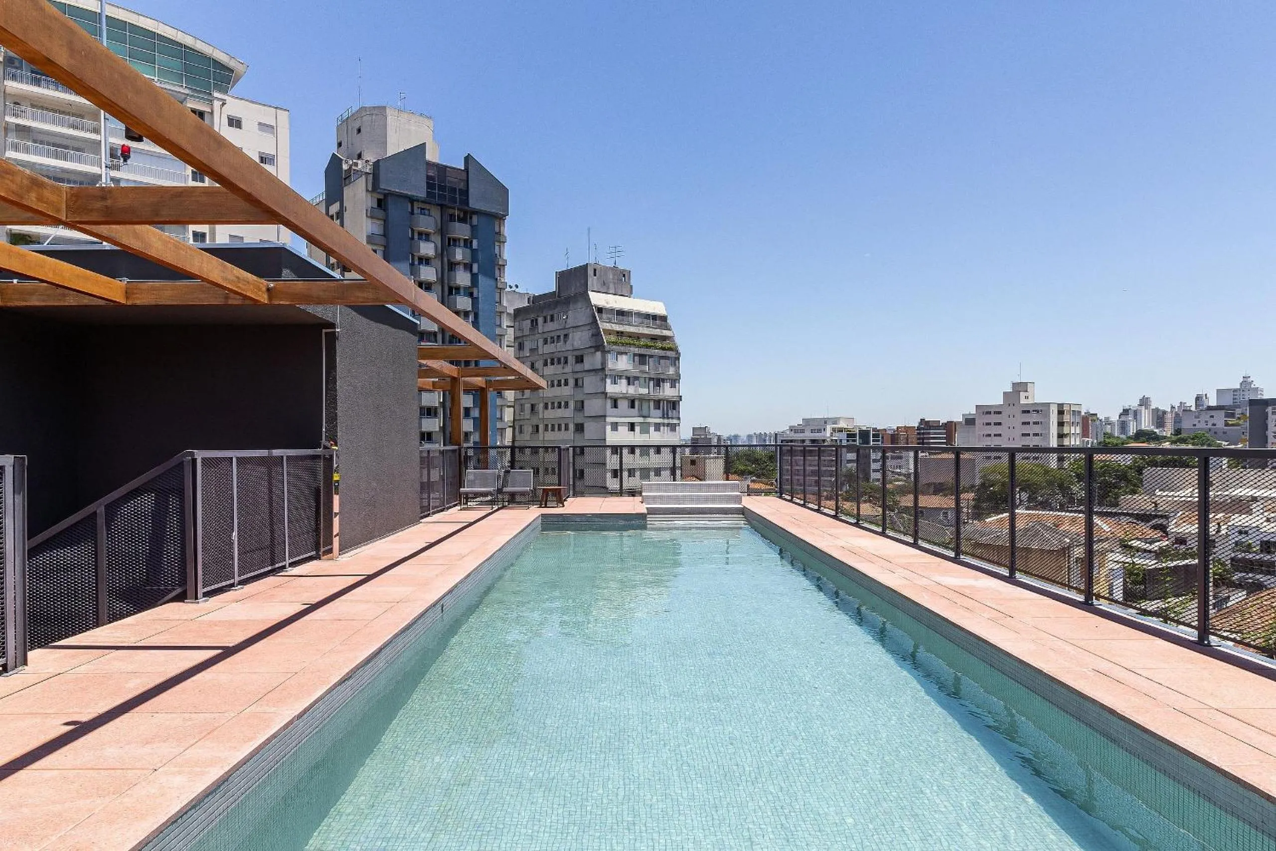 Swimming pool in Pop Grafite