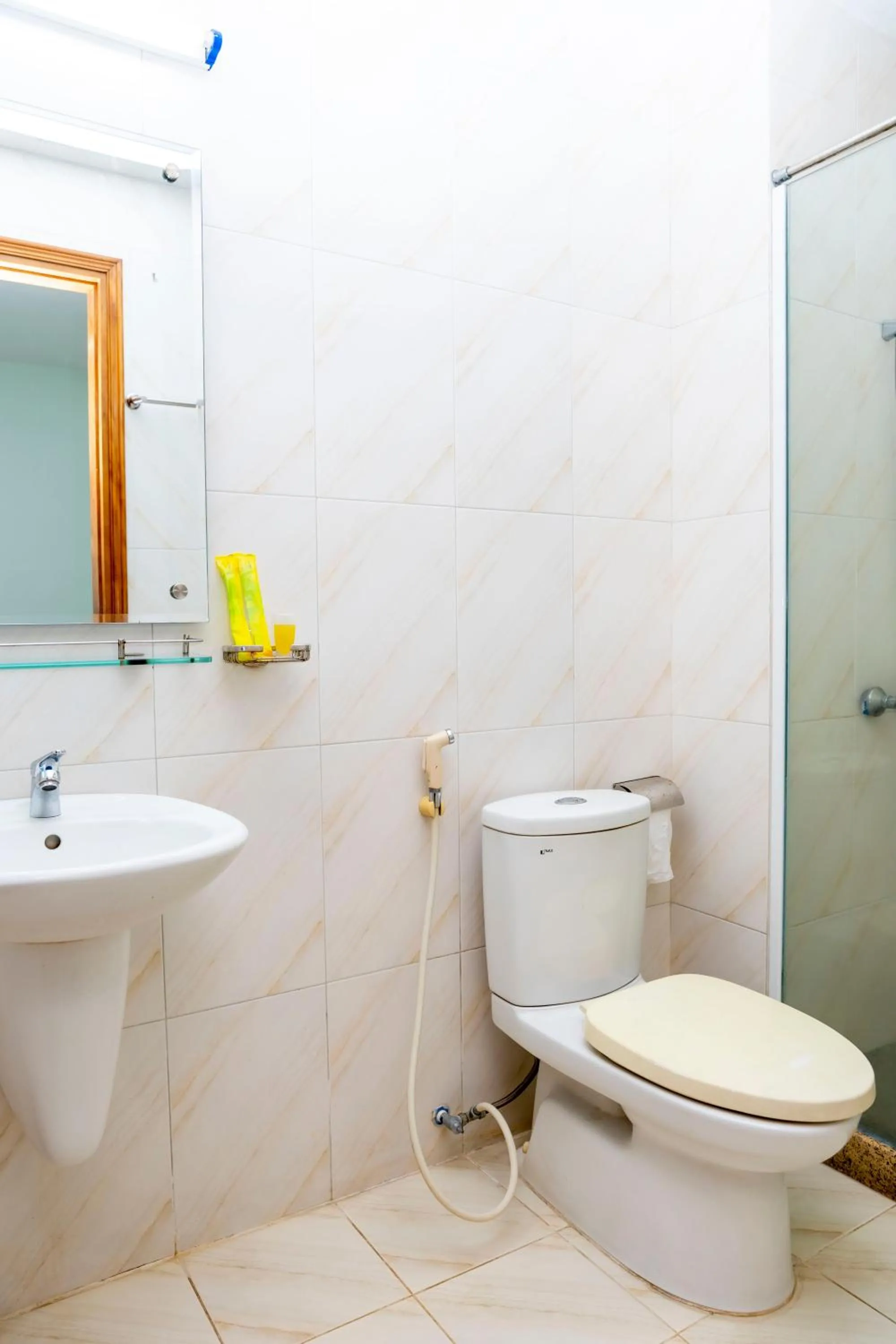 Shower in TNH Hotel Vung Tau