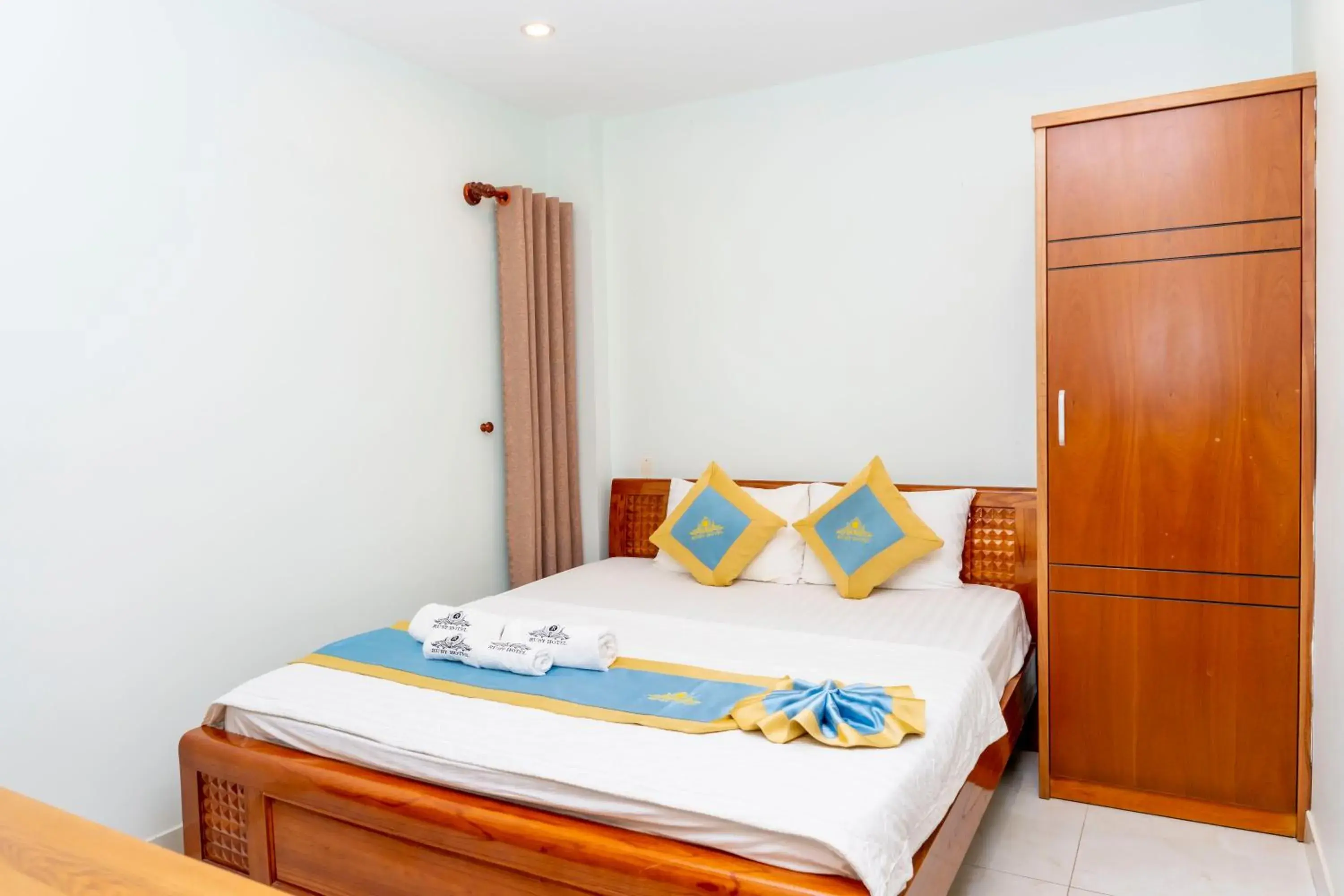 Superior King Room in TNH Hotel Vung Tau Superior King Room in TNH Hotel Vung Tau