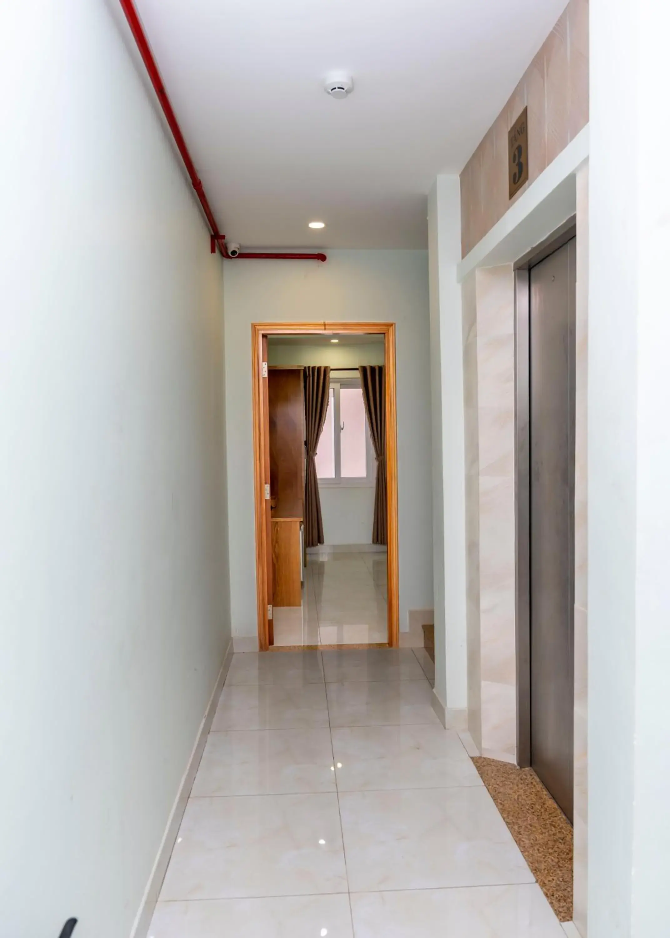 Deluxe King Room in TNH Hotel Vung Tau Deluxe King Room in TNH Hotel Vung Tau