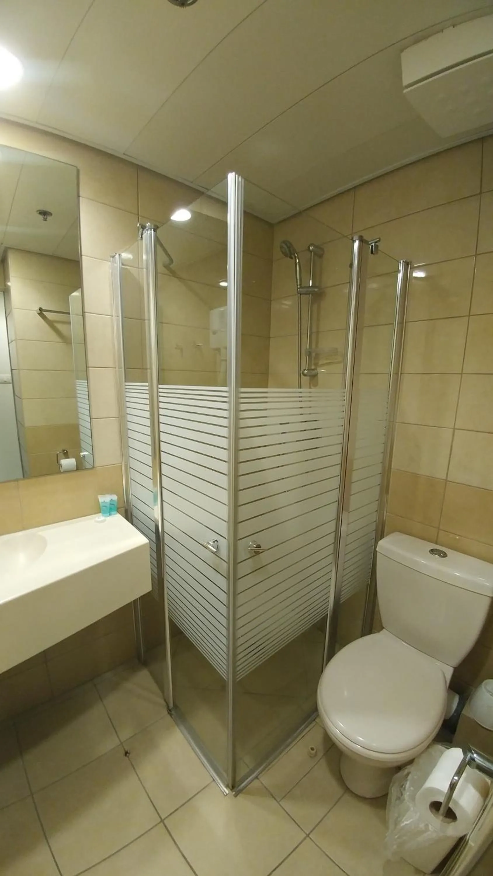 Triple Room in Regina Goren Hotel