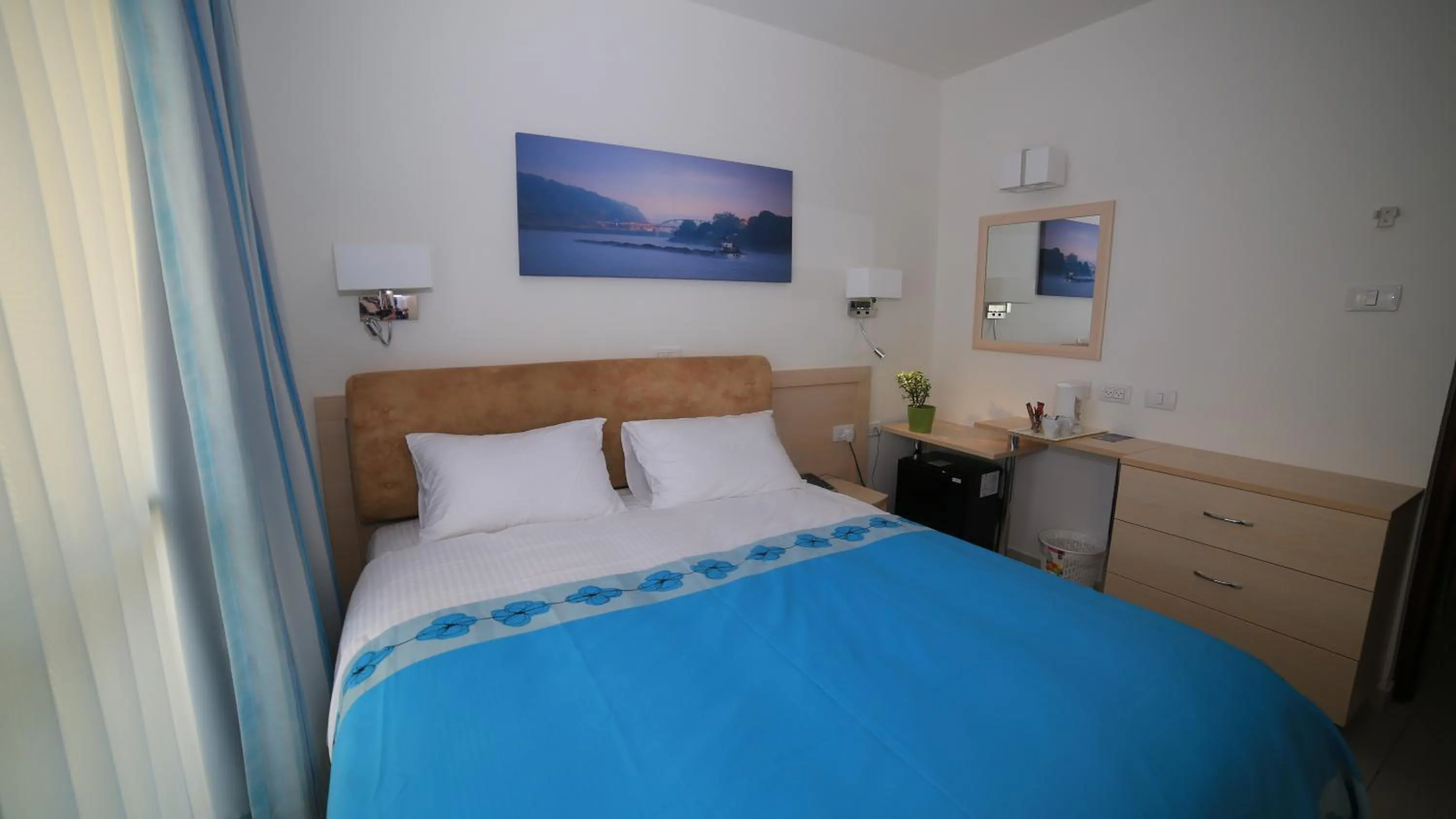 Junior Suite with Sea View - single occupancy in Regina Goren Hotel