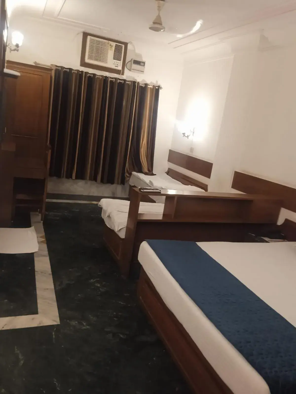 Photo of the whole room, Bed in Ananda Krishna Van Photo of the whole room, Bed in Ananda Krishna Van