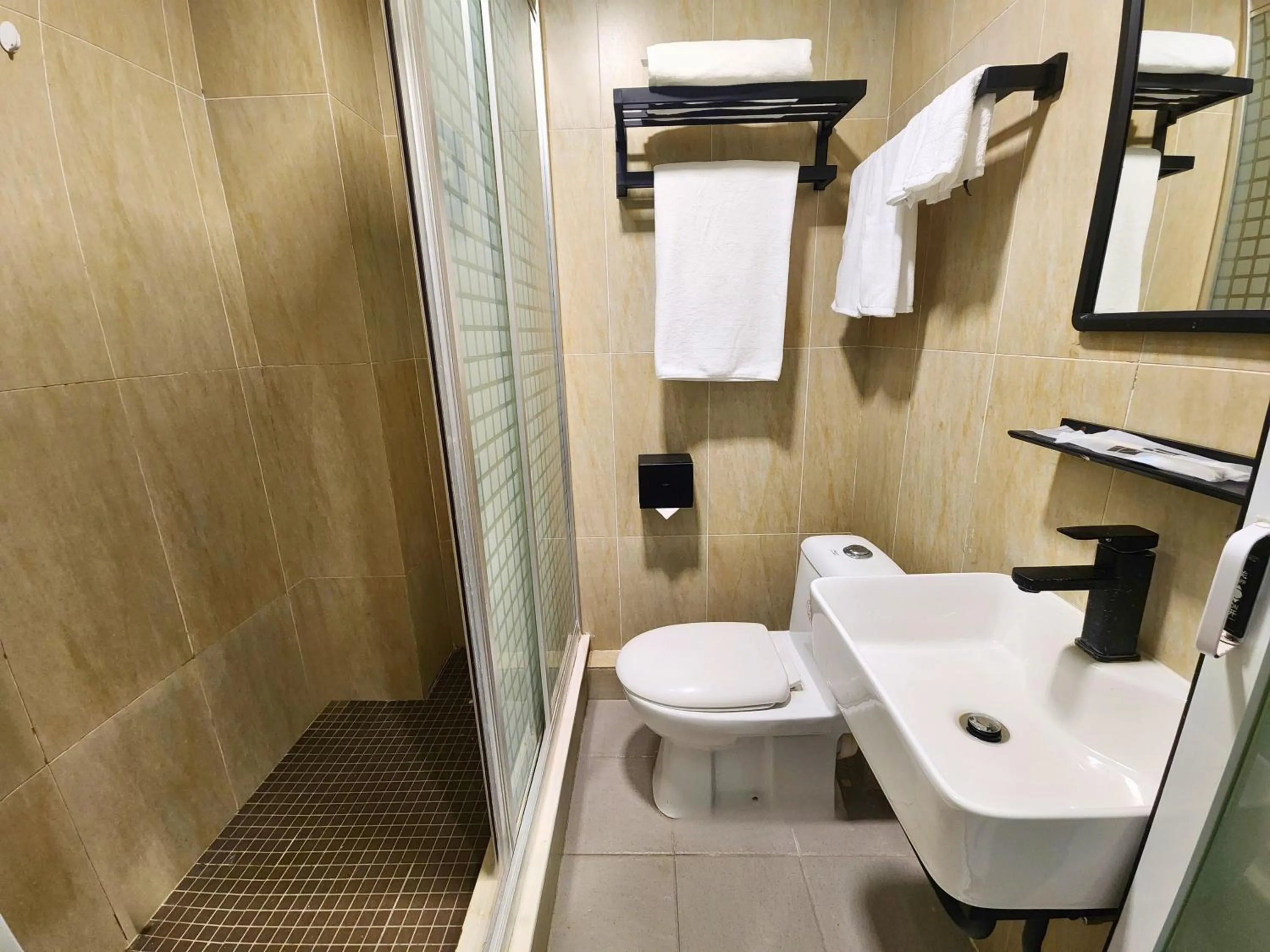 Shower in Pillows CoLiving