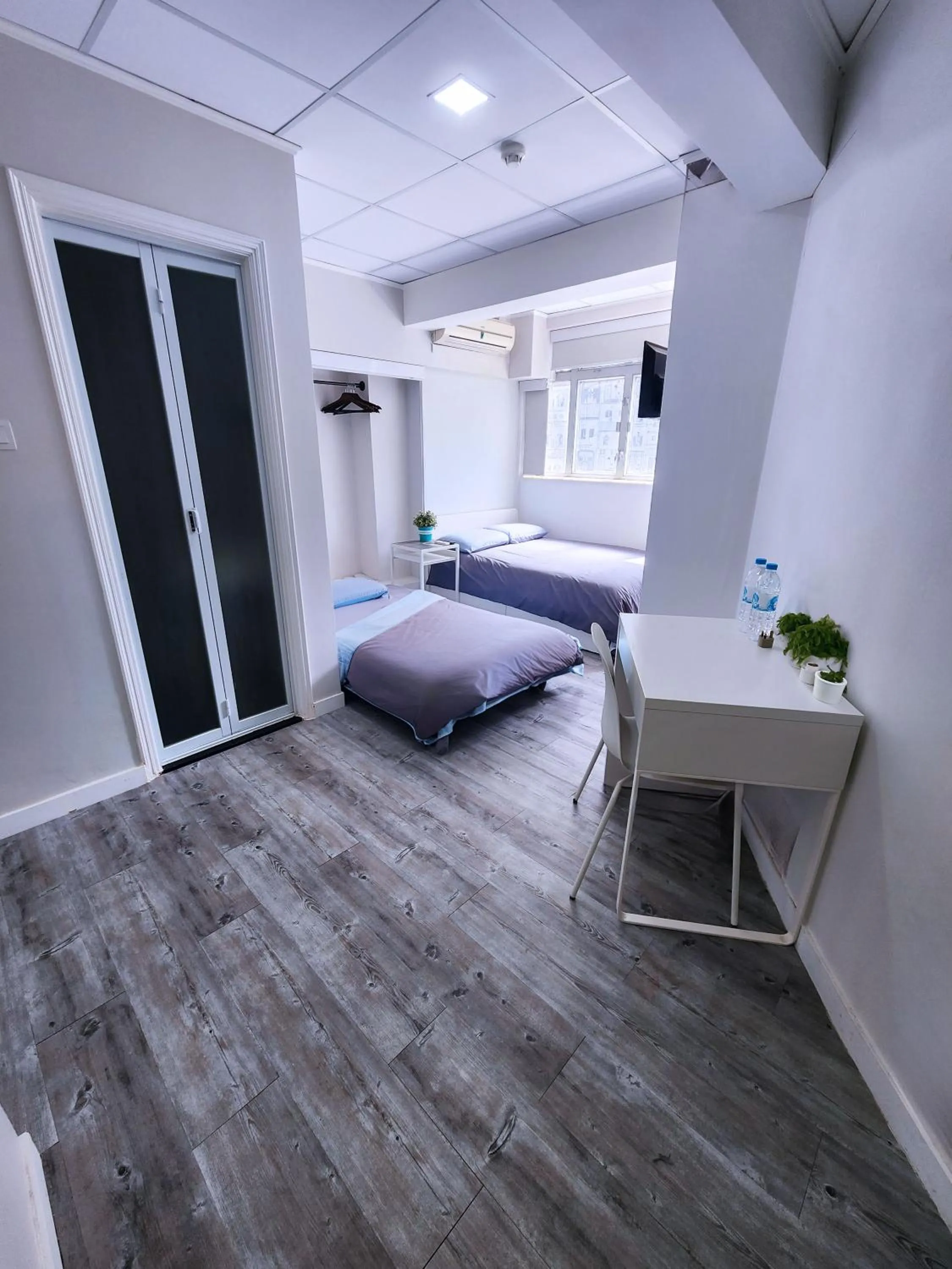 Family, Bed in Pillows CoLiving