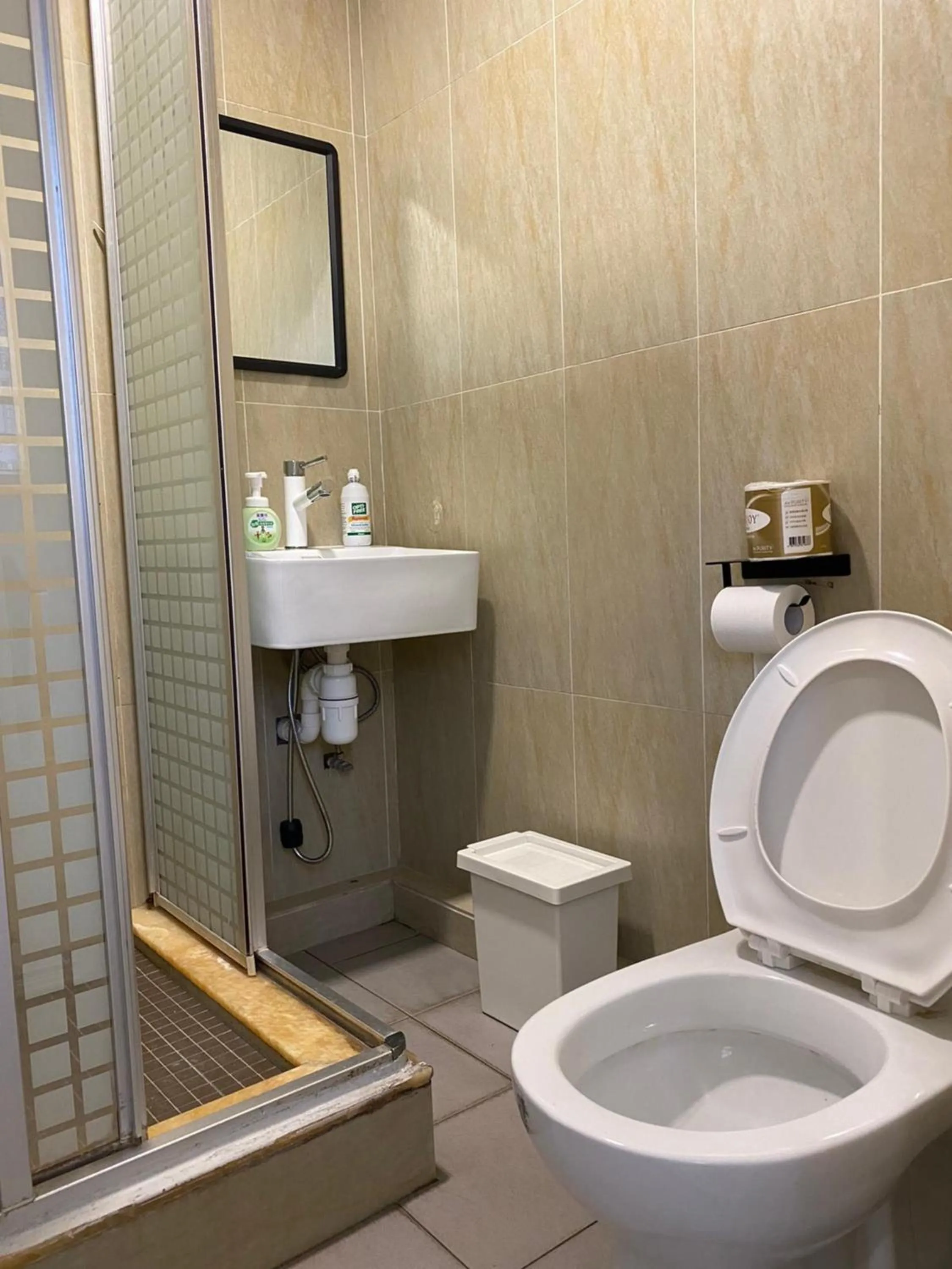 Bathroom in Pillows CoLiving