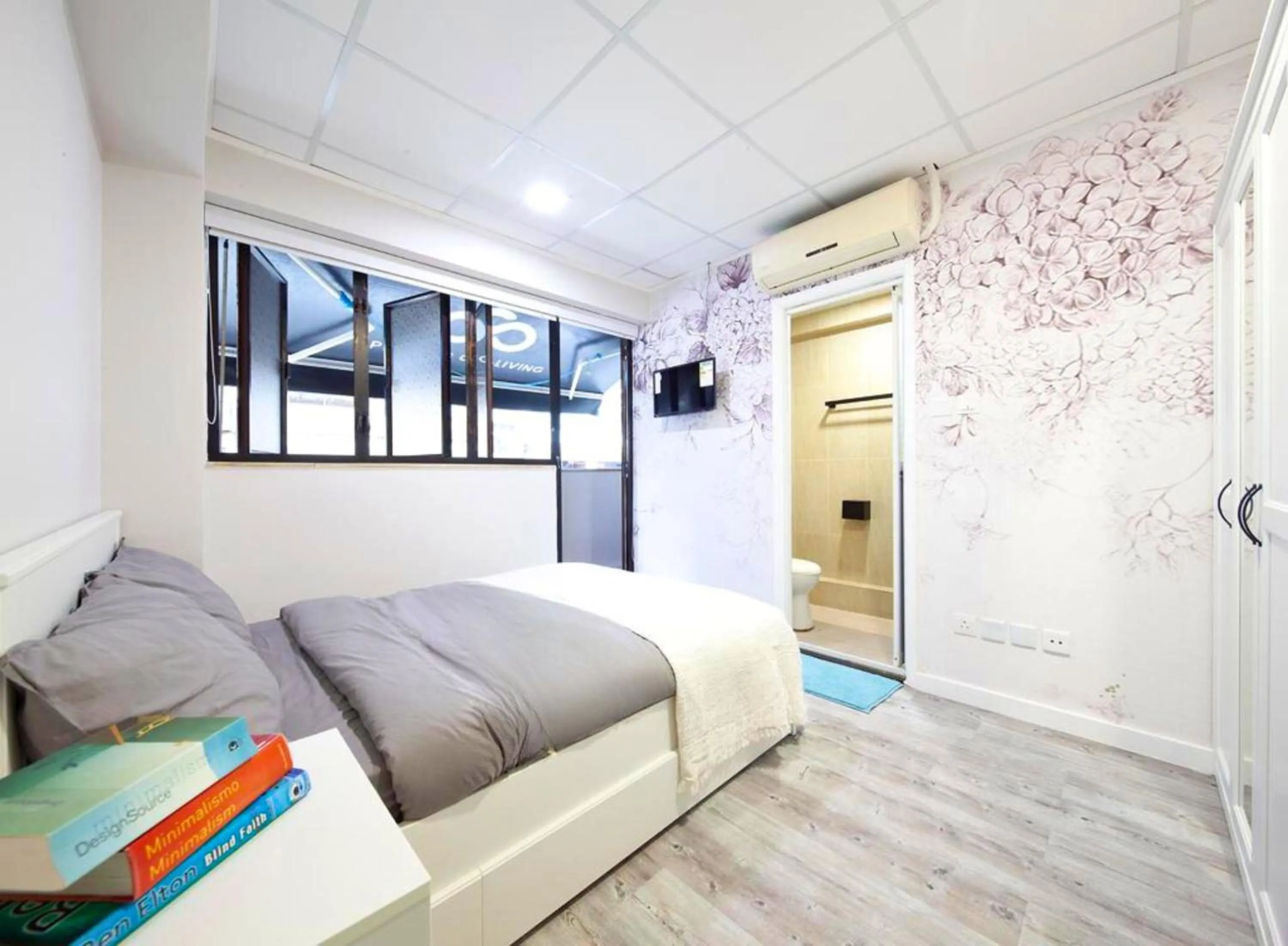 Bed in Pillows CoLiving