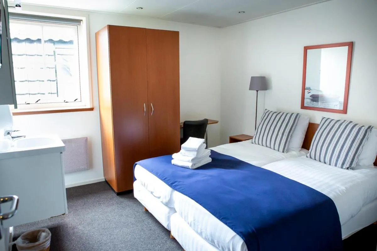 Bed in Hotel Café Restaurant Heineke